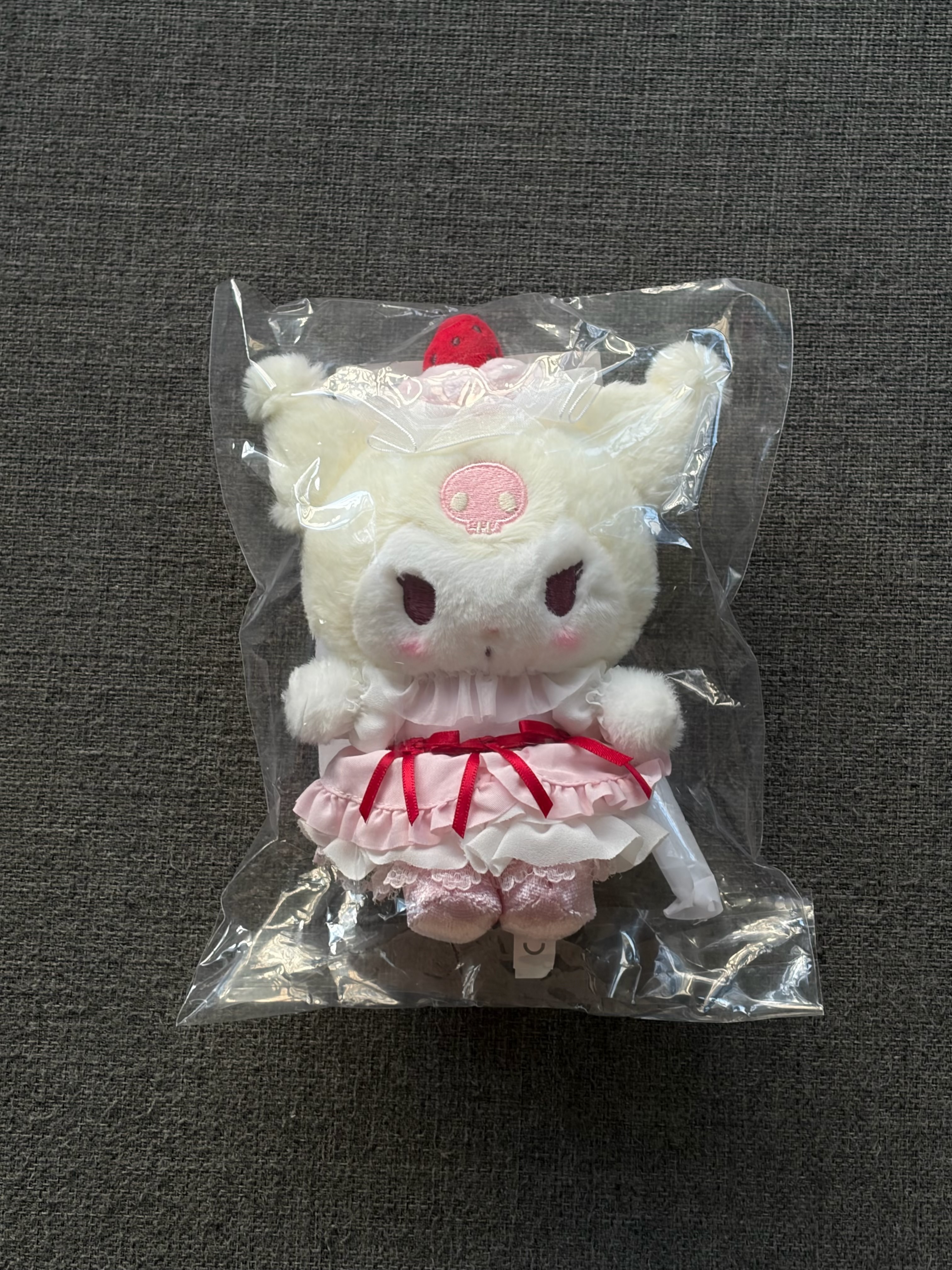 白貓kitty＆二代草莓蛋糕小庫‪‪.ᐟ.ᐟ