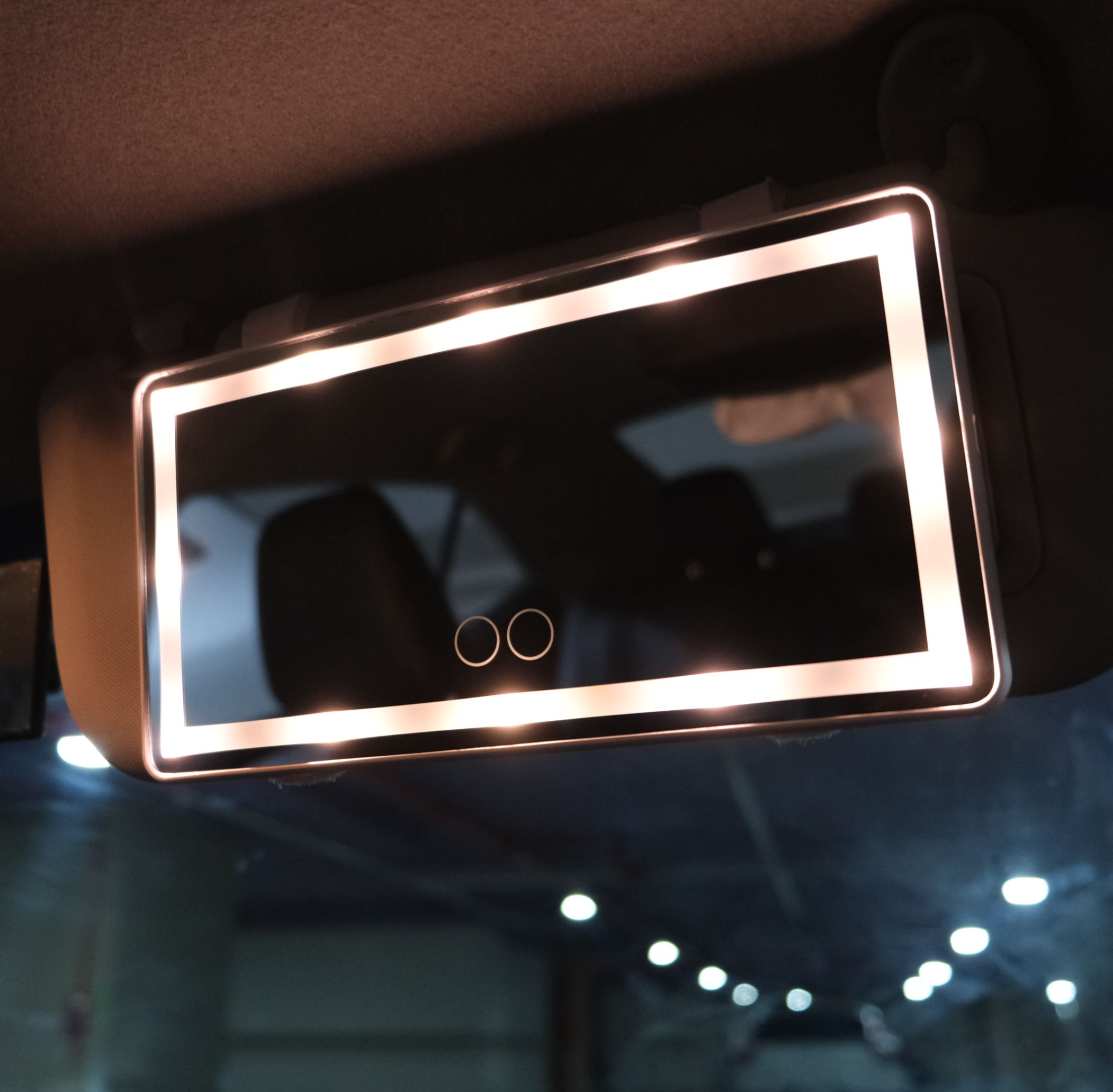 【TAI AUTO】車用化妝鏡｜Type-C充電｜LED柔光  A03