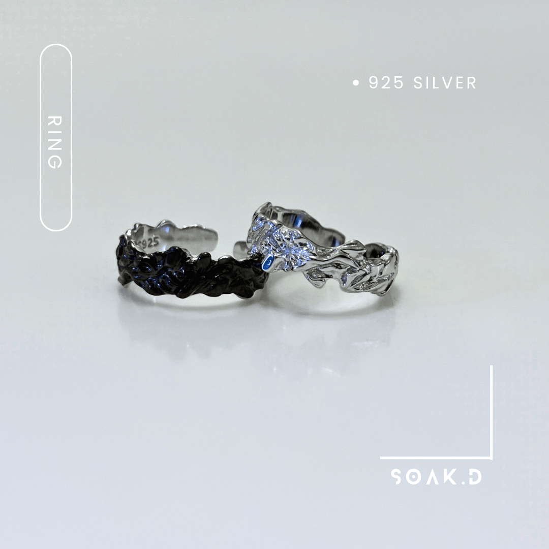 10月新品 ✨『𝐒𝐨𝐚𝐤.𝐃』925銀 侵蝕系列 ⇸ 岩蝕 開口戒 黑岩＆白岩（情侶戒）