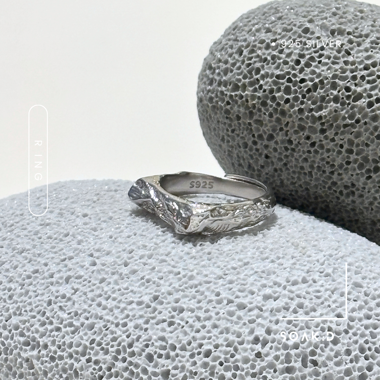 新品 ✨『𝐒𝐨𝐚𝐤.𝐃』925銀 侵蝕系列 ⇸ 霧岩 開口戒