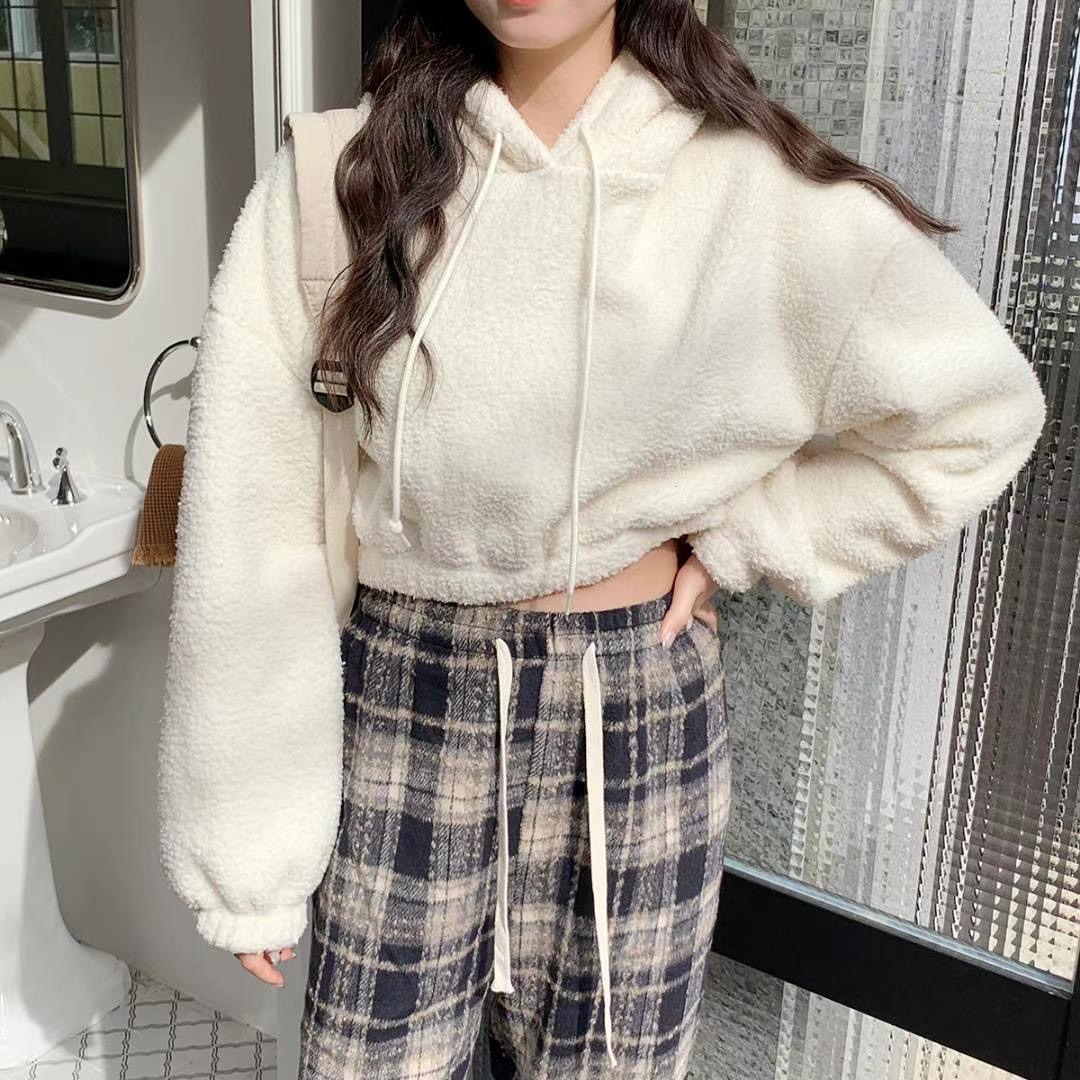 ￼現貨售完不補ෆ🏷ʏᴜɴᴀ’s 正韓🇰🇷羊羔毛短版帽T 2colors