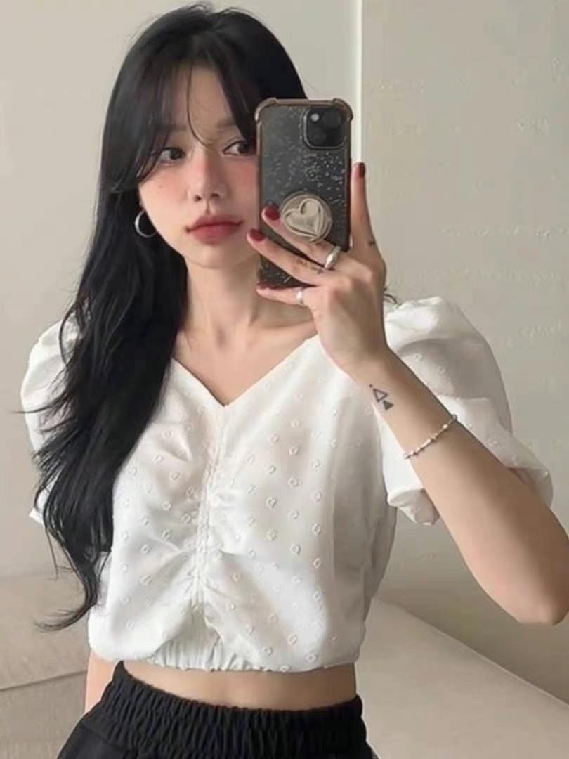 現貨+預購ෆ🏷ʏᴜɴᴀ’s ·正韓代購🇰🇷首爾漫步🌹澎澎袖壓花抓皺短袖上衣