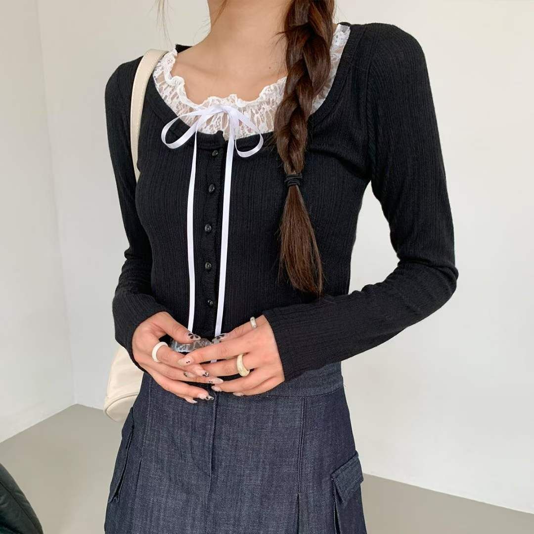 現貨+預購ෆ🏷ʏᴜɴᴀ’s ·正韓代購🇰🇷白霜圍月🌙蕾絲荷葉綁帶長袖上衣
