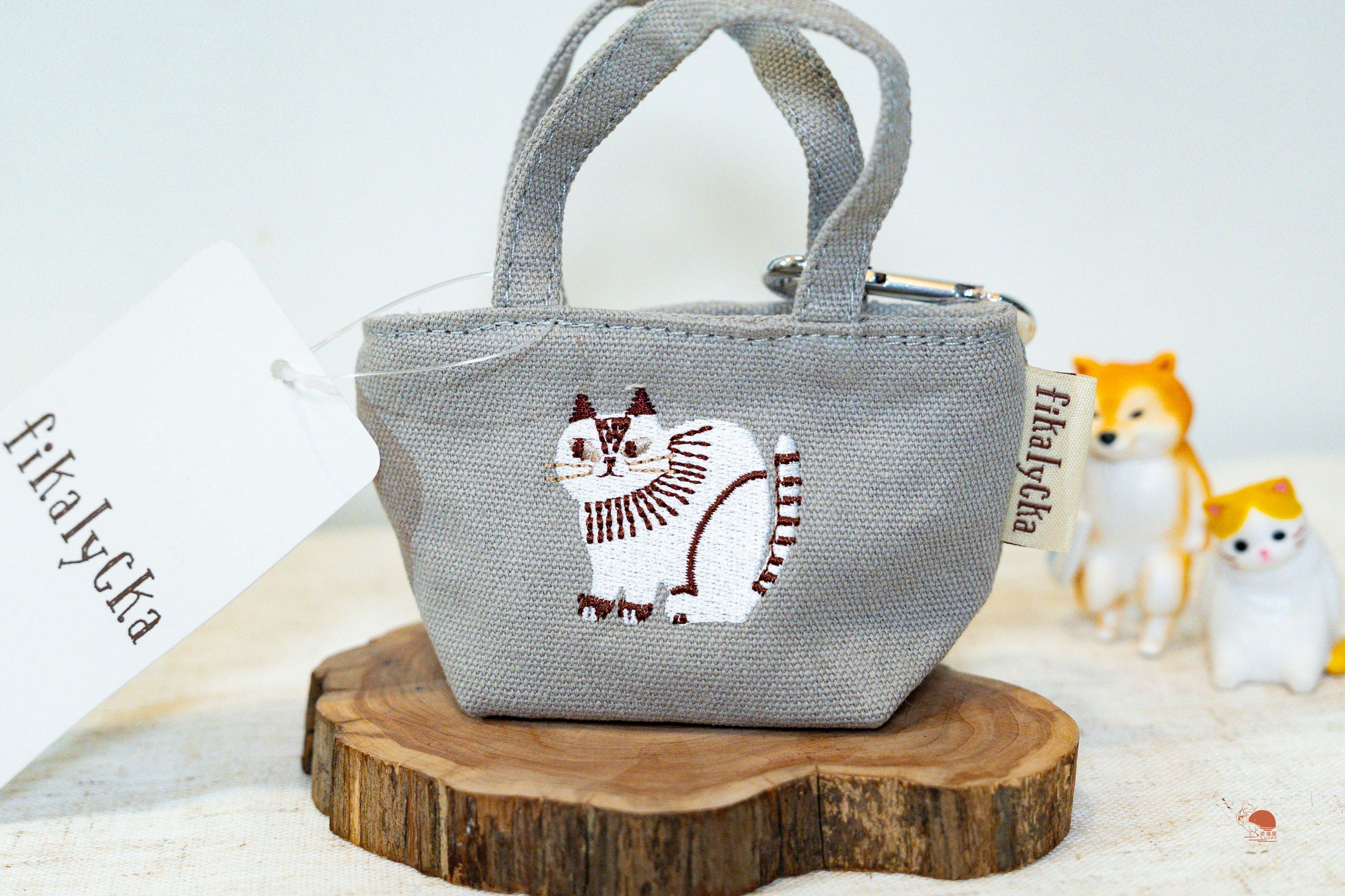 現貨 日本 Fikalycka 貓咪刺繡 迷你帆布提袋含掛扣 零錢包 耳機包 鑰匙包
