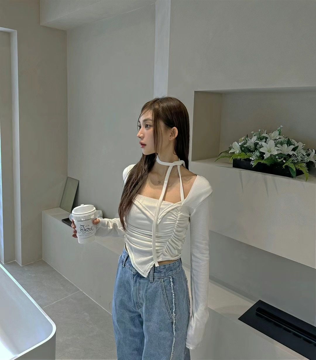 甜美小性感抓皺不規則設計繞頸綁帶短版上衣/2色