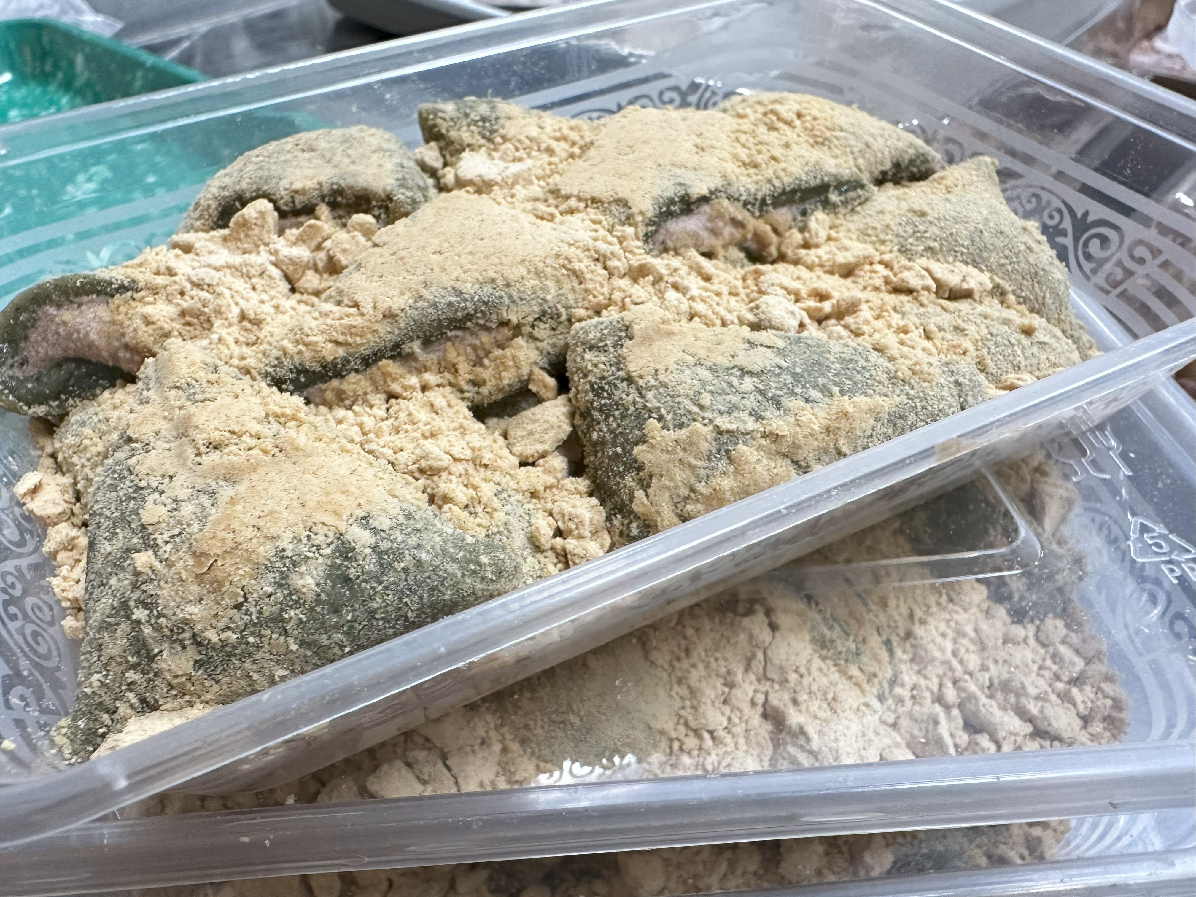 釜山 紅豆奶油艾草糯米糕 罐頭市場紅豆奶油艾草糕 奶油紅豆糯米糕