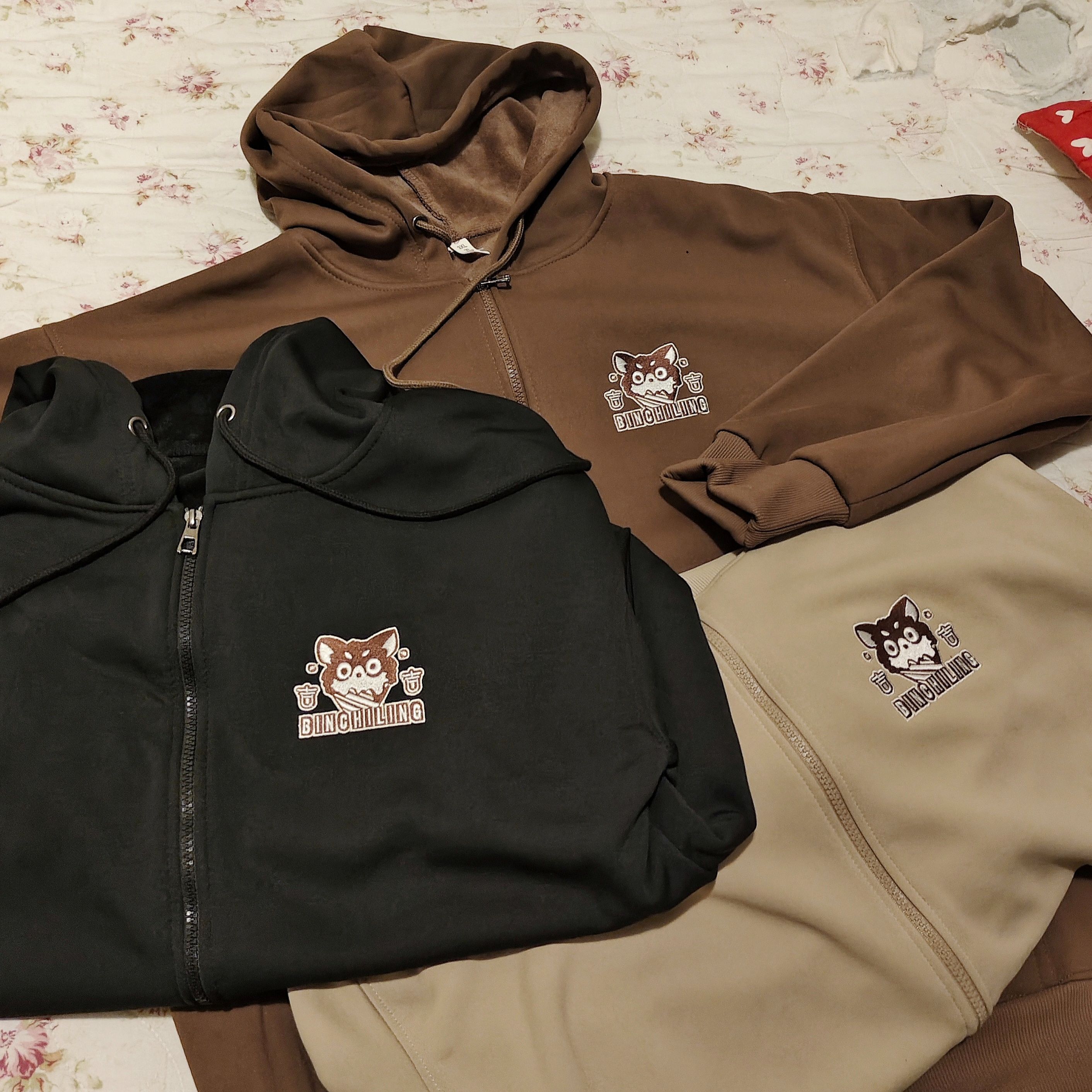 冰吉淋刺繡連帽外套（刷毛 寬鬆）