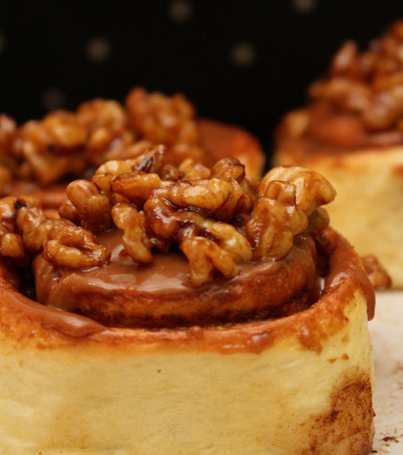 焦糖核桃肉桂捲 Cinnamon Rolls with Toffee Caramel and Walnut