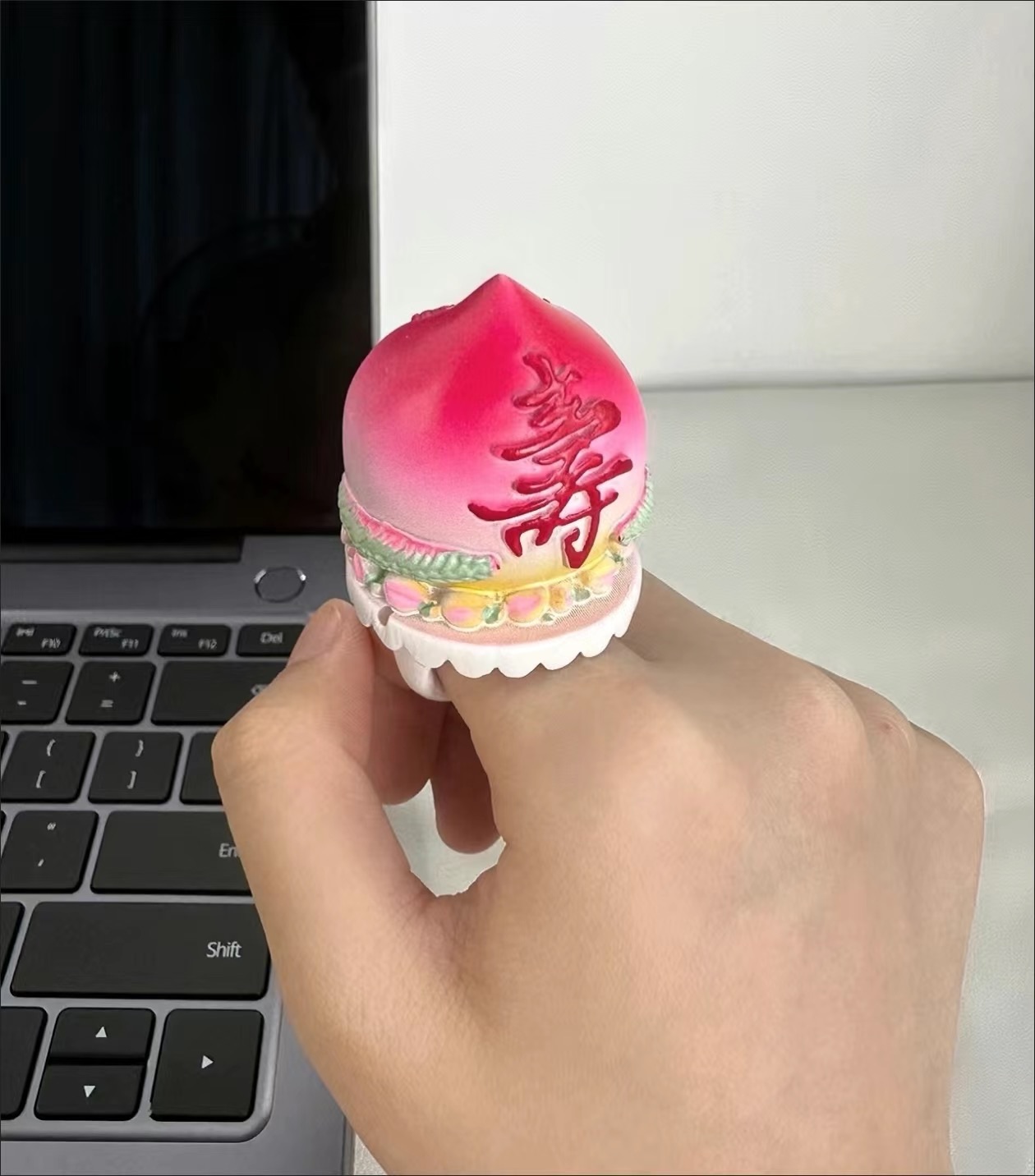 很好笑的壽桃戒指 生日必備