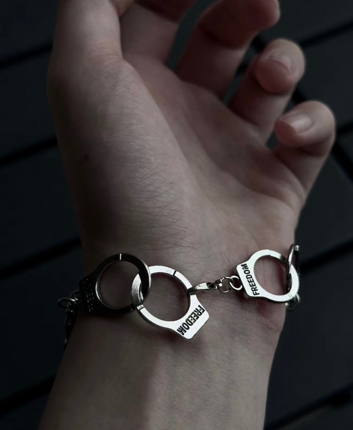 自由的代價 手銬手鍊