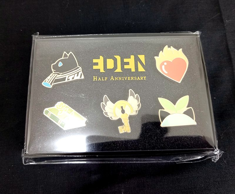 【伊甸組套組】金屬胸章+海報