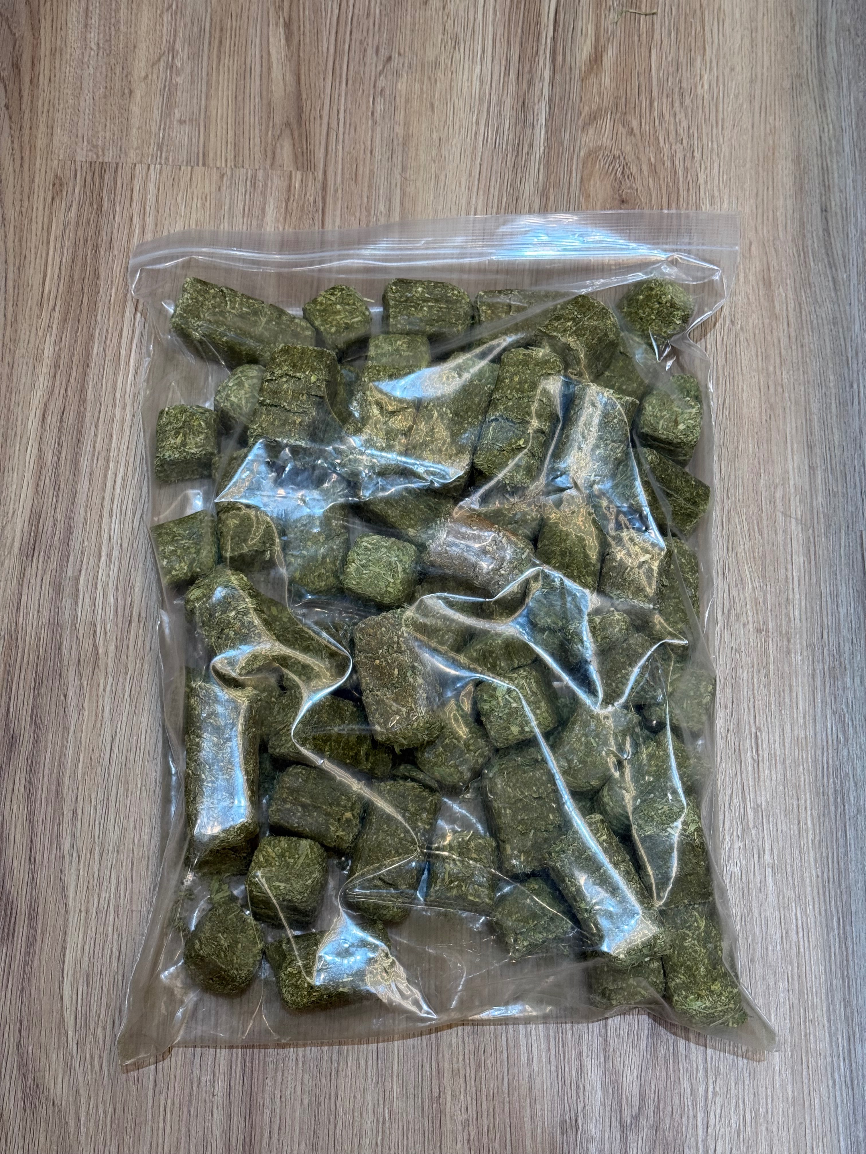 浩大龍貓-頂級苜蓿草磚