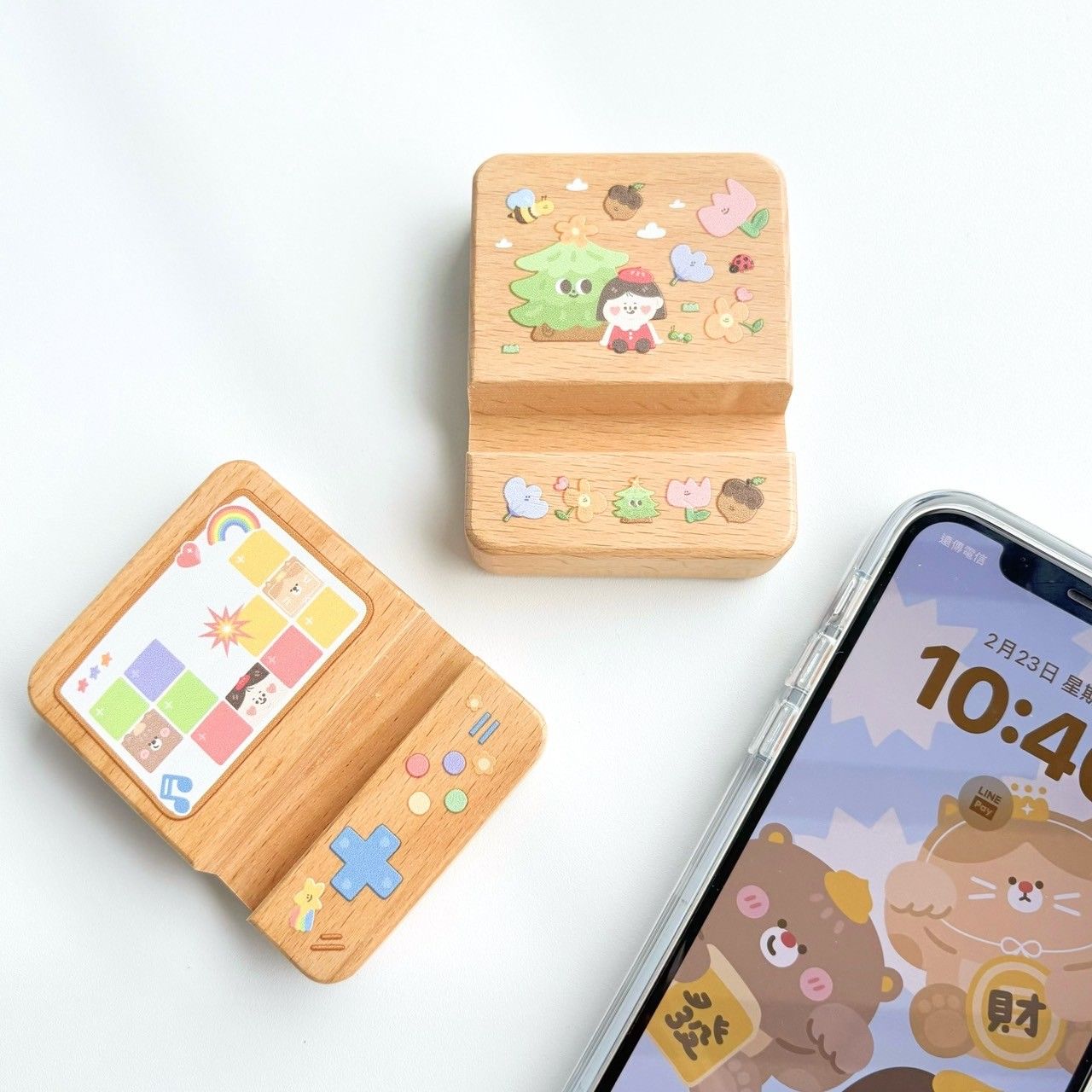 一顆包子♬ 木質手機立架 （共2款）