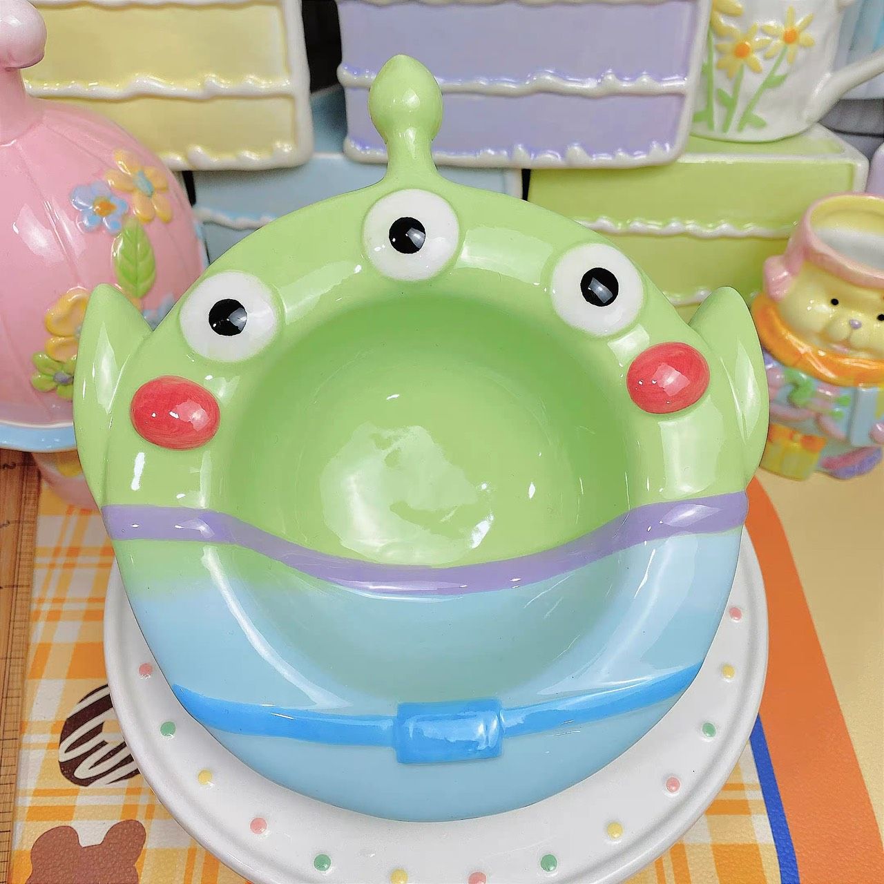 ✨新品現貨上架✨ 三眼怪陶瓷碗 超大陶瓷碗 小籠子不建議擺放