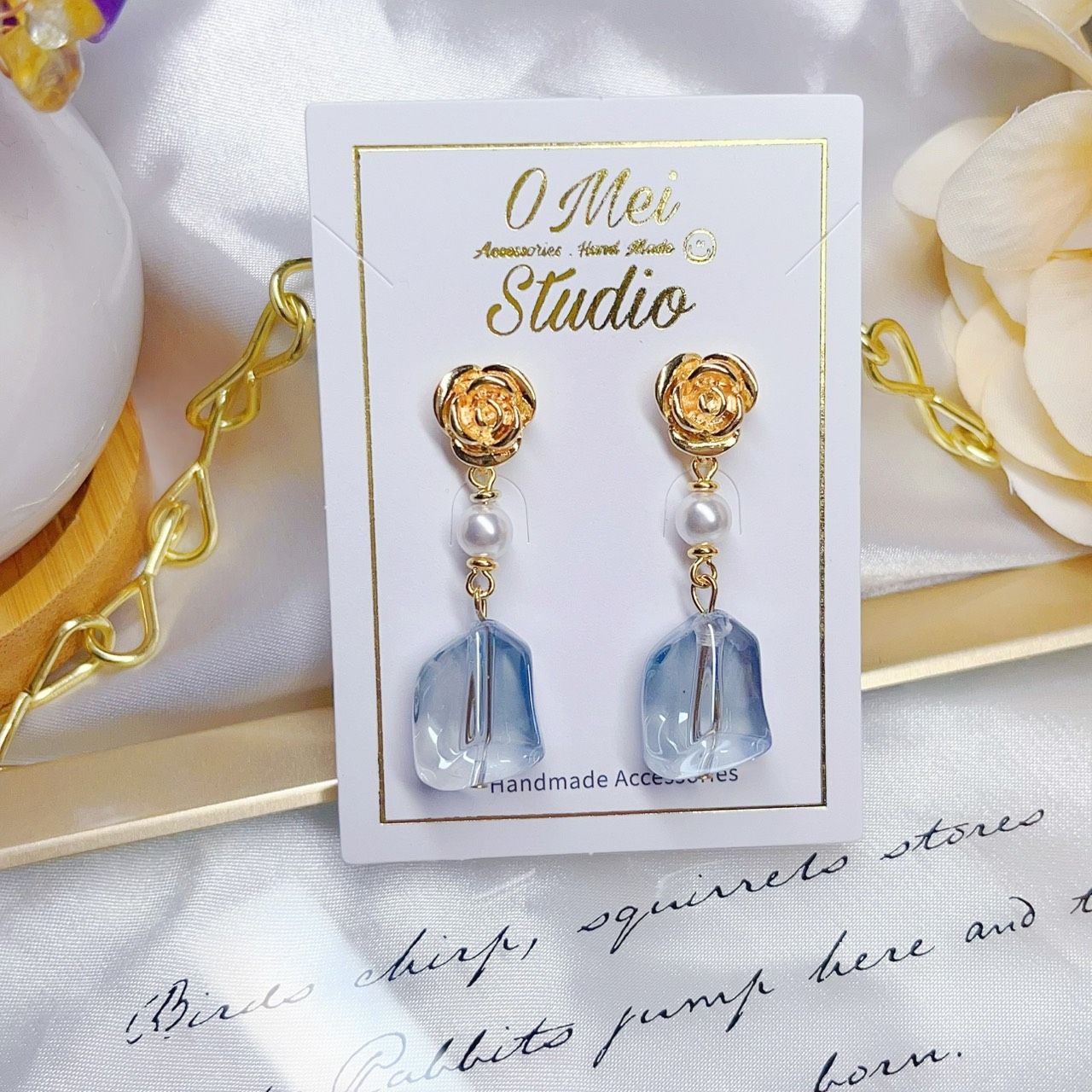 手作耳環-玫瑰花貝殼珠淡藍礦石吊墜耳環