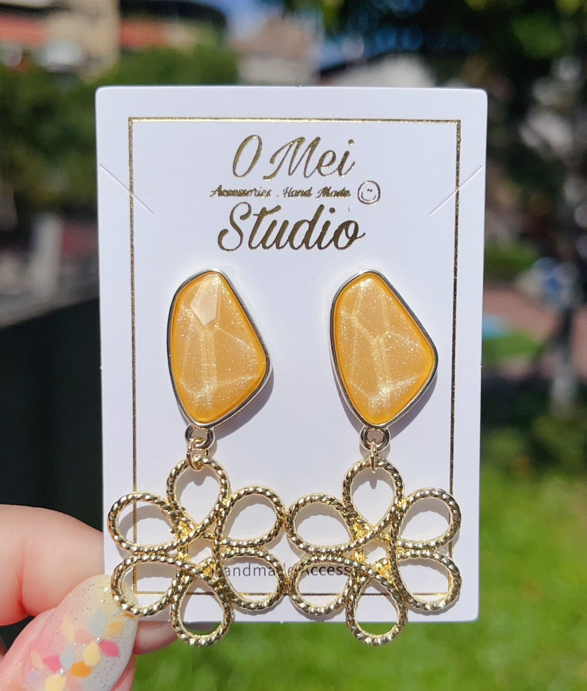 手作耳環－暖橘線條造型花耳環