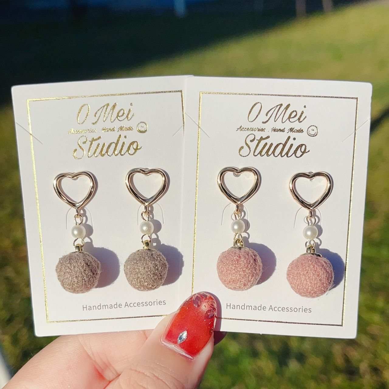 手作耳環-愛心毛球耳環-兩色