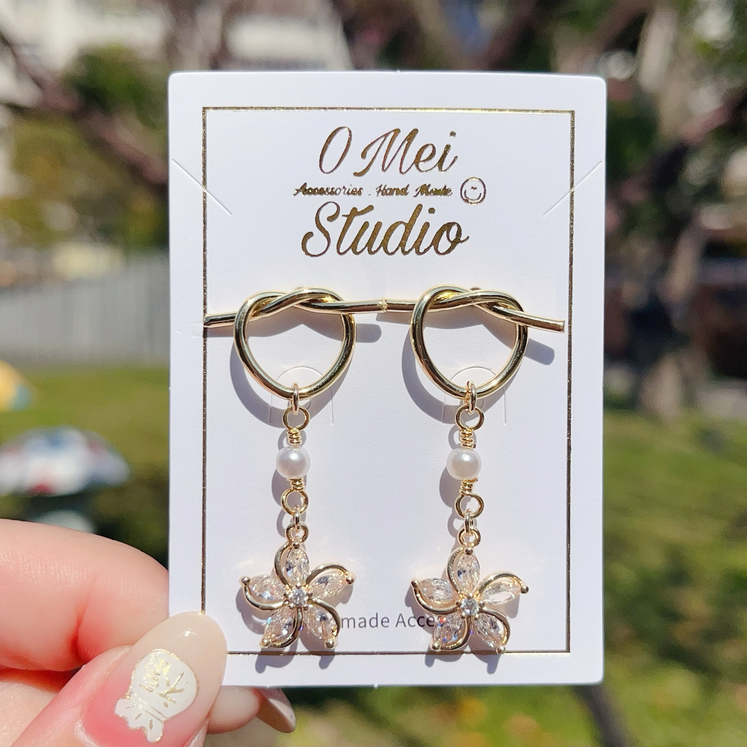 手作耳環-2026.02新品-繩結貝殼珠鋯石花朵耳環