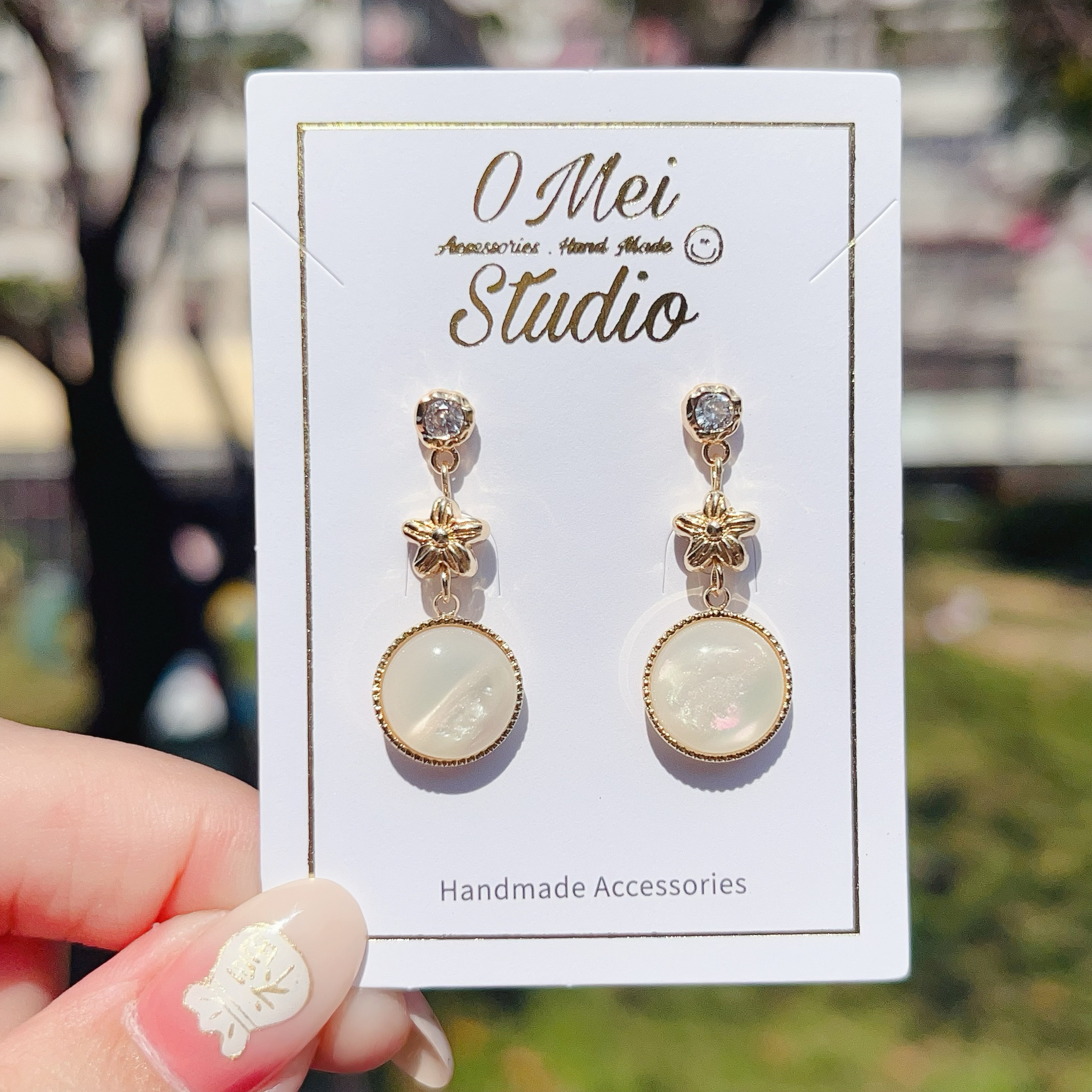 手作耳環-2026.02新品-鋯石小花花仿彩貝耳環