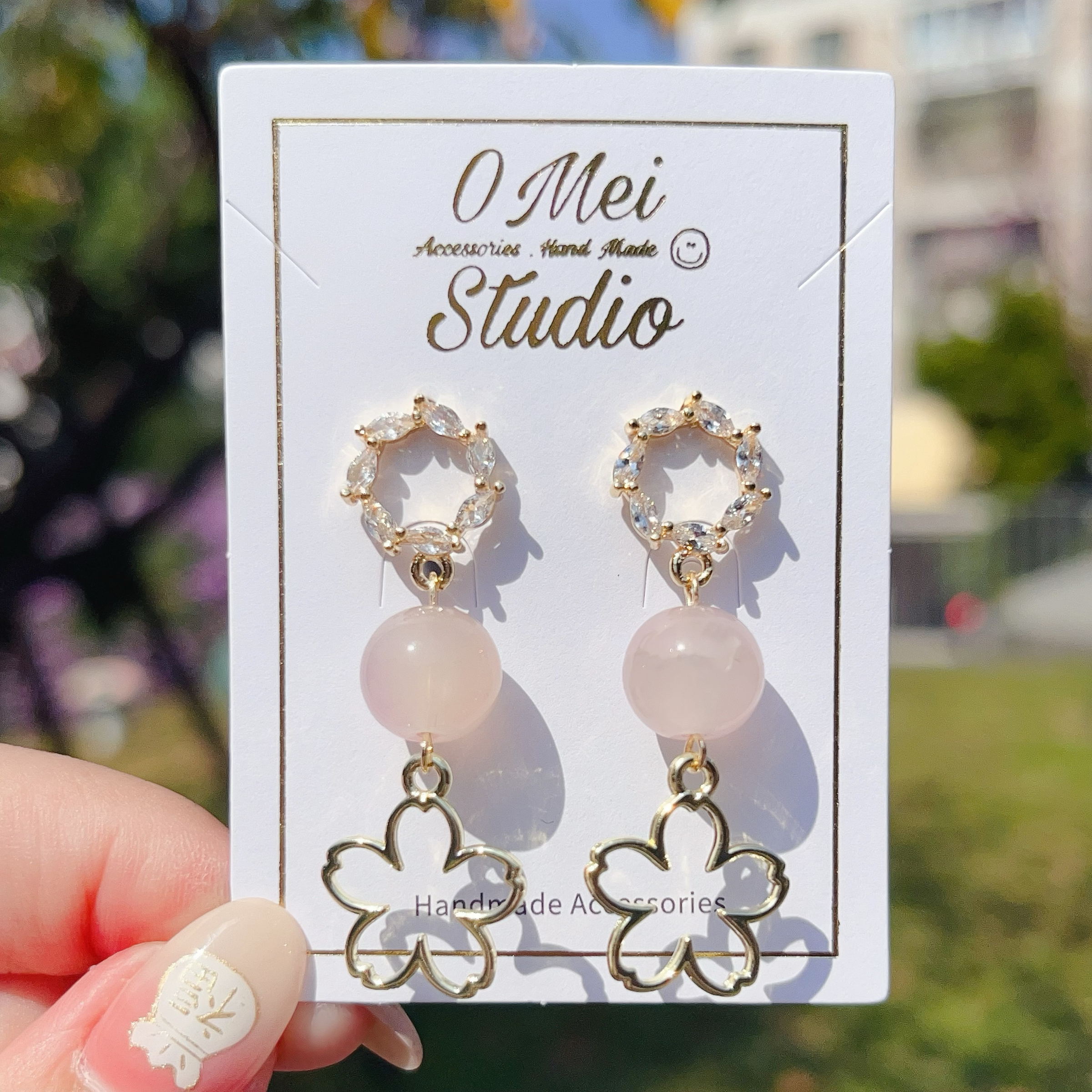 手作耳環-2026.02新品-鋯石花圈淡粉鏤空櫻花耳環