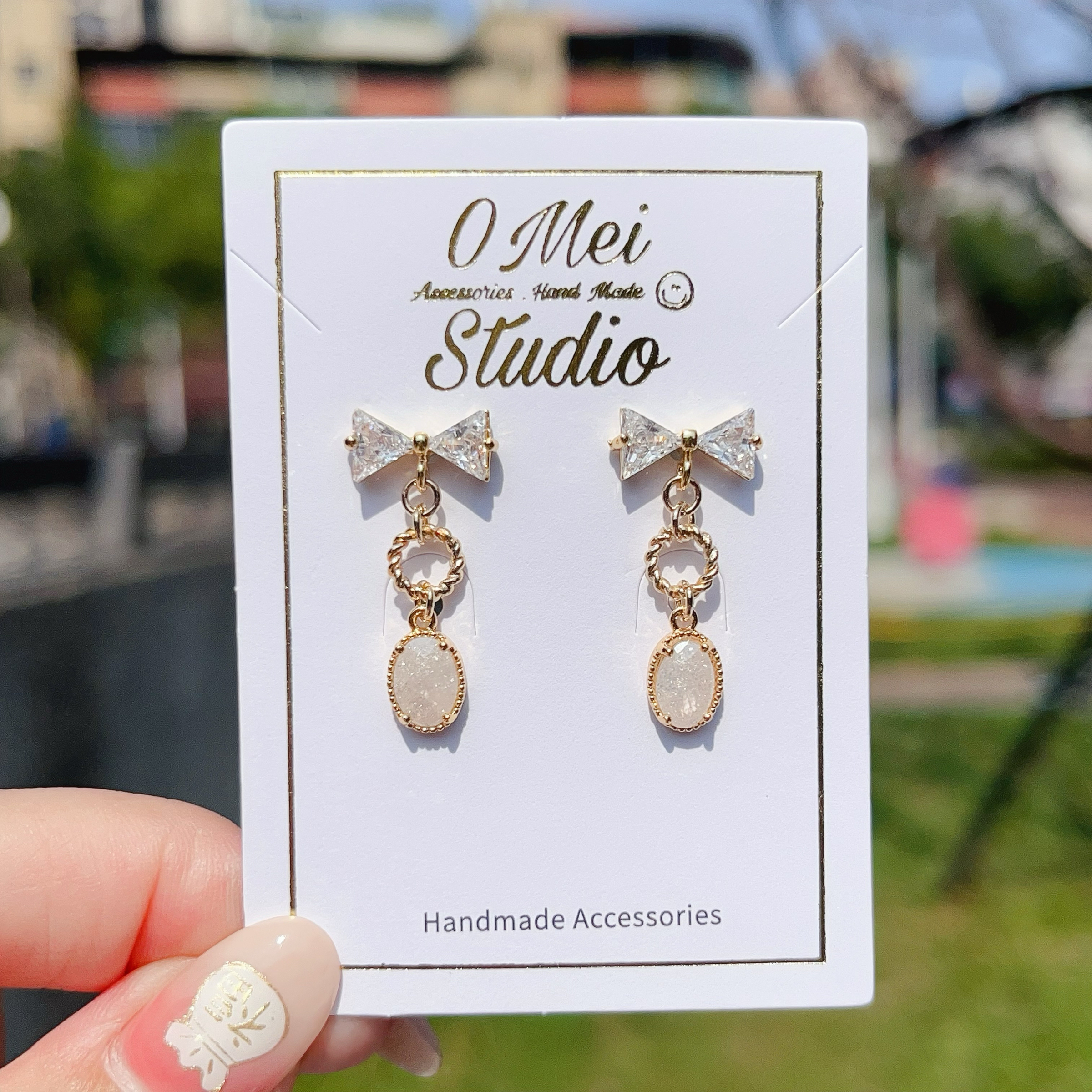 手作耳環-2026.03新品-鋯石蝴蝶結金圈白色冰花耳環