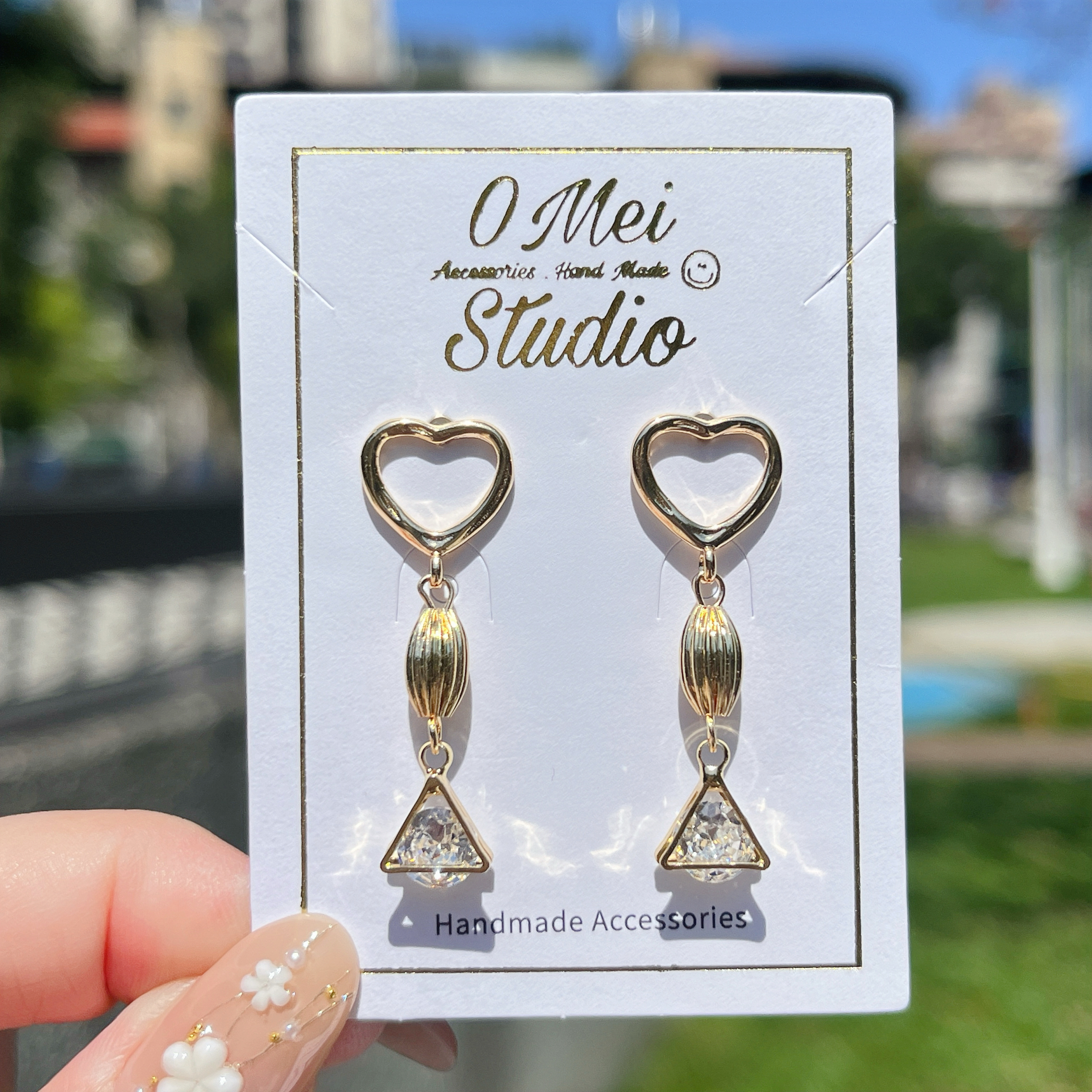 手作耳環-2026.03新品-線條愛心三角鋯石耳環