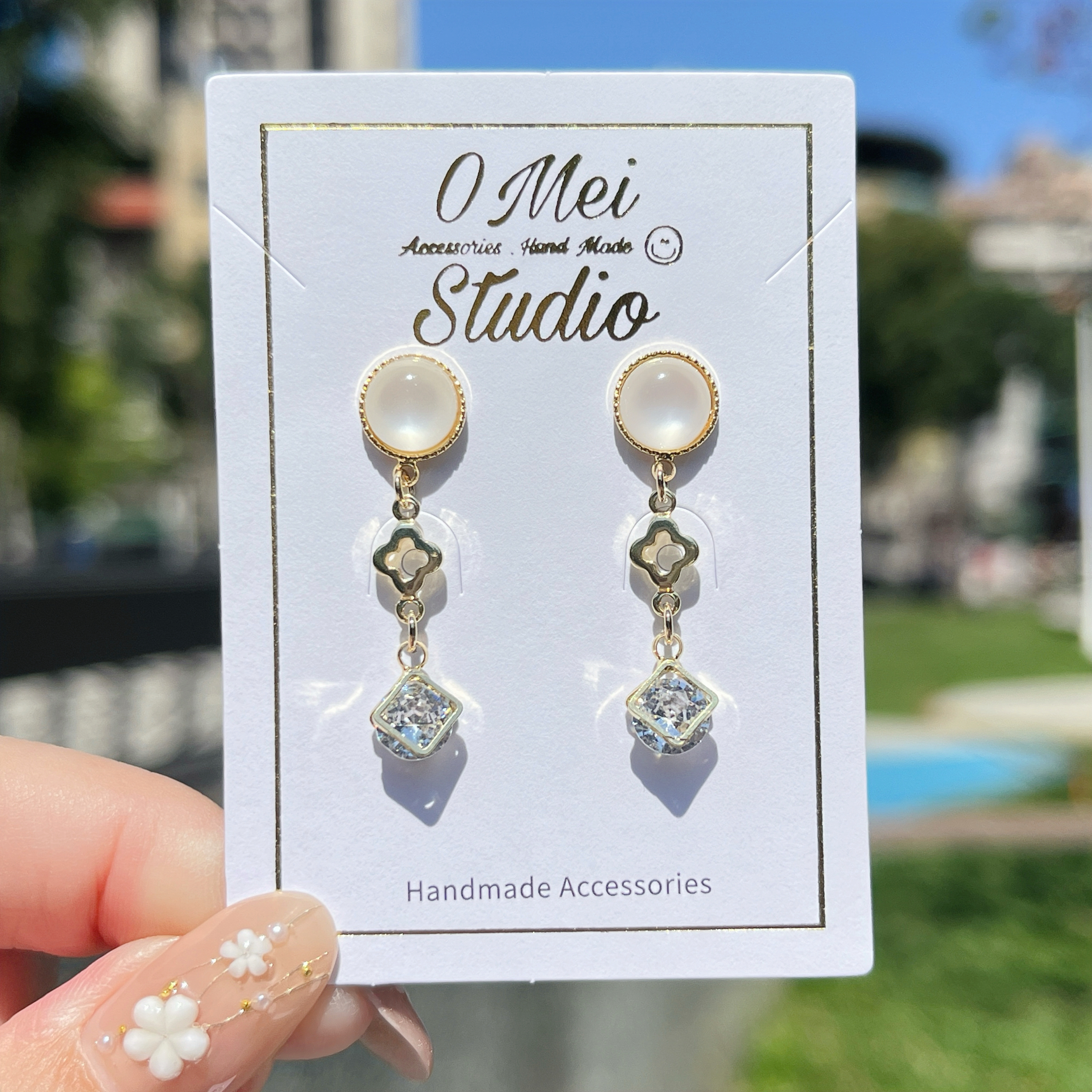 手作耳環-2026.03新品-白色貓眼四葉草方形鋯石耳環