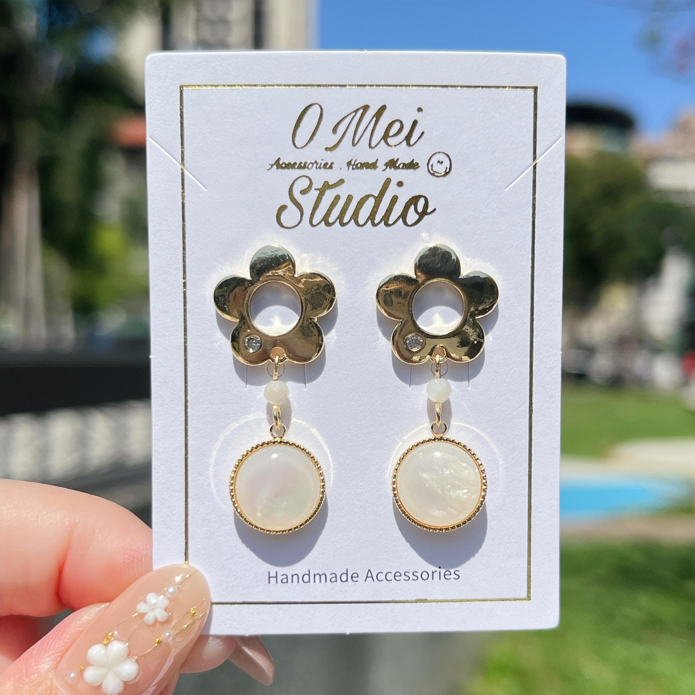 手作耳環-2026.03新品-可愛花花白色貓眼耳環