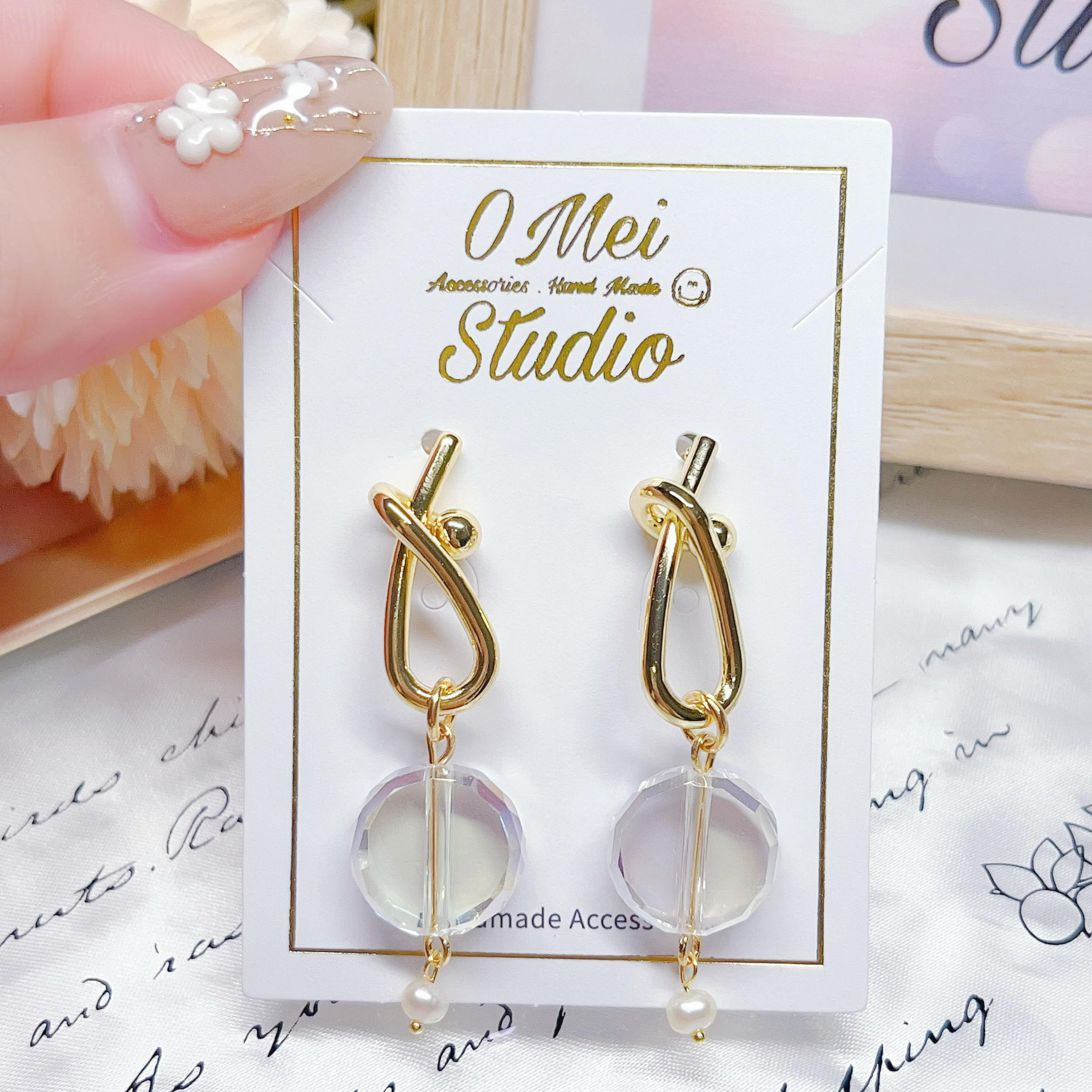 手作耳環-2026.04新品-繩結切面玻璃淡水珍珠耳環