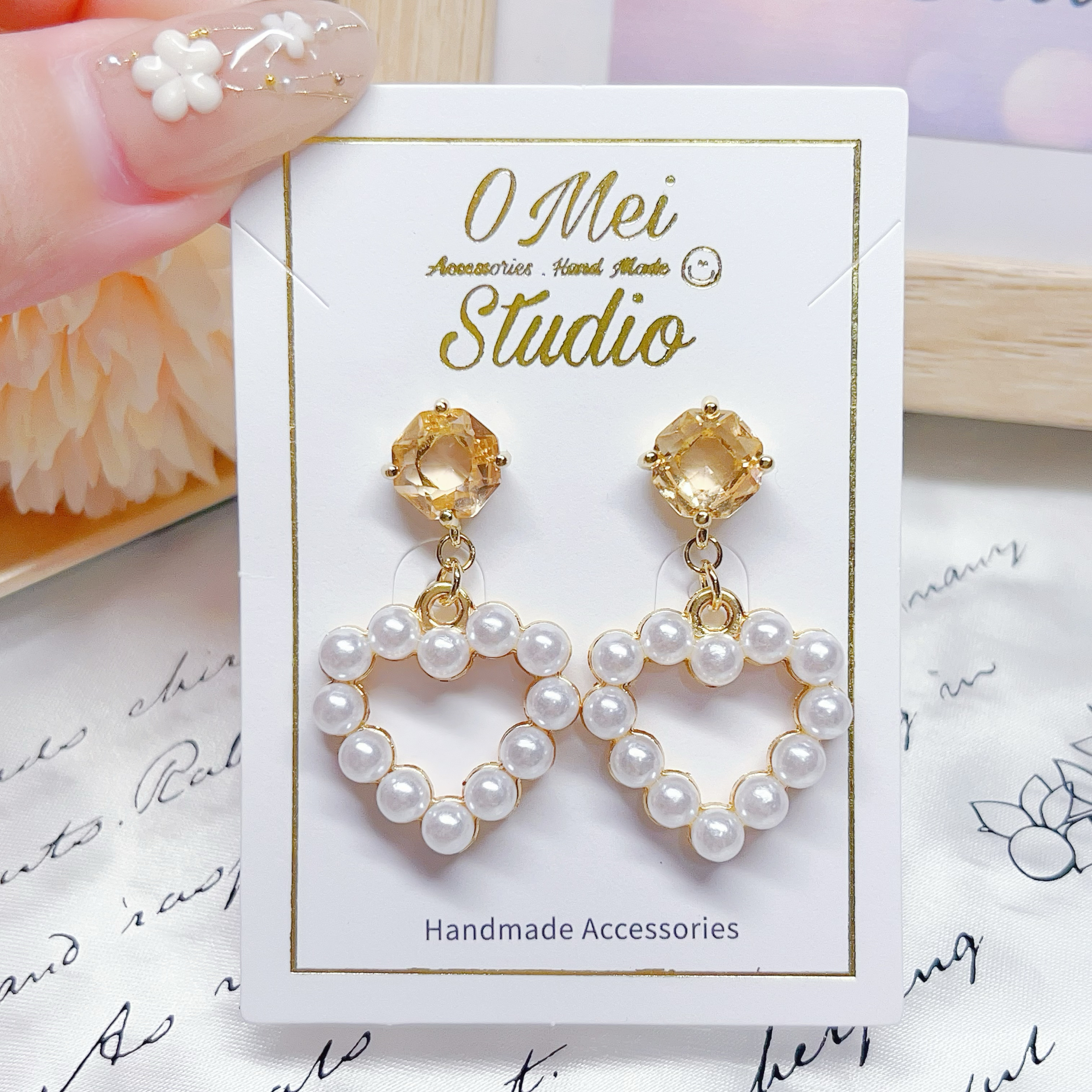 手作耳環-2026.04新品-燦爛仿珍珠愛心耳環