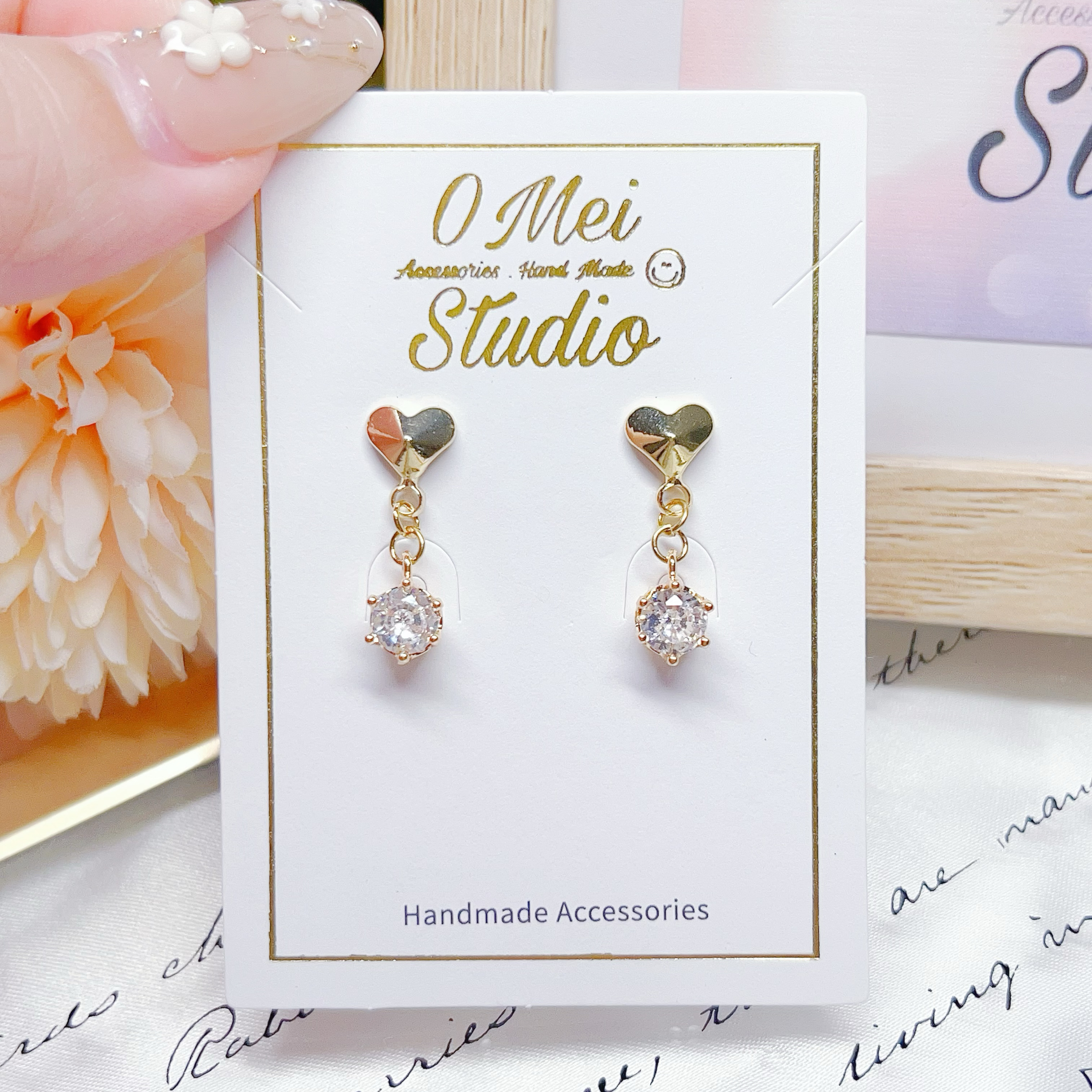 手作耳環-2026.04新品-閃亮愛心鋯石耳環