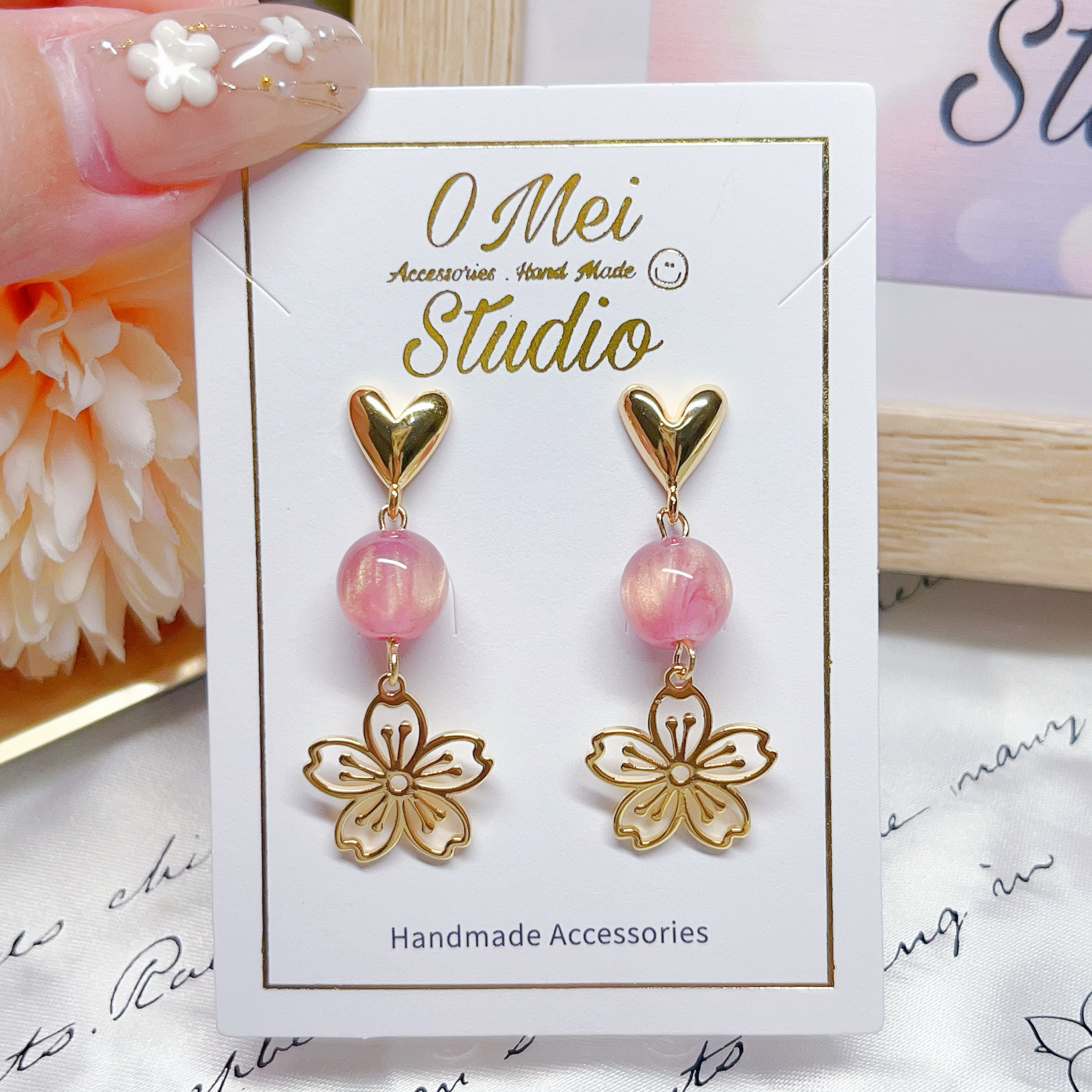 手作耳環-2026.04新品-愛心粉色流沙珠櫻花耳環