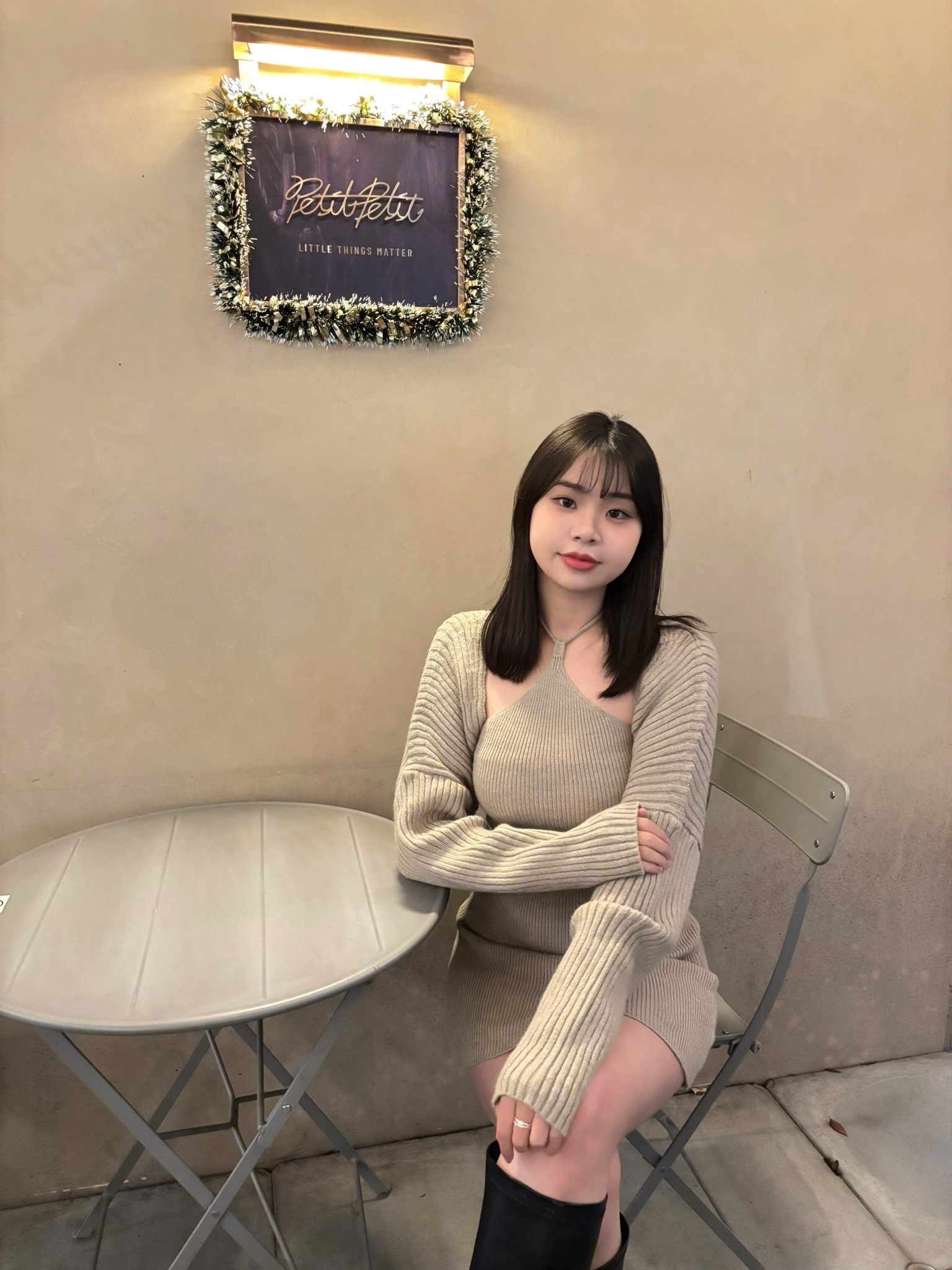 𝑼𝑼.𝒅𝒓𝒆𝒔𝒔 削肩掛脖包臀洋開衫套裝