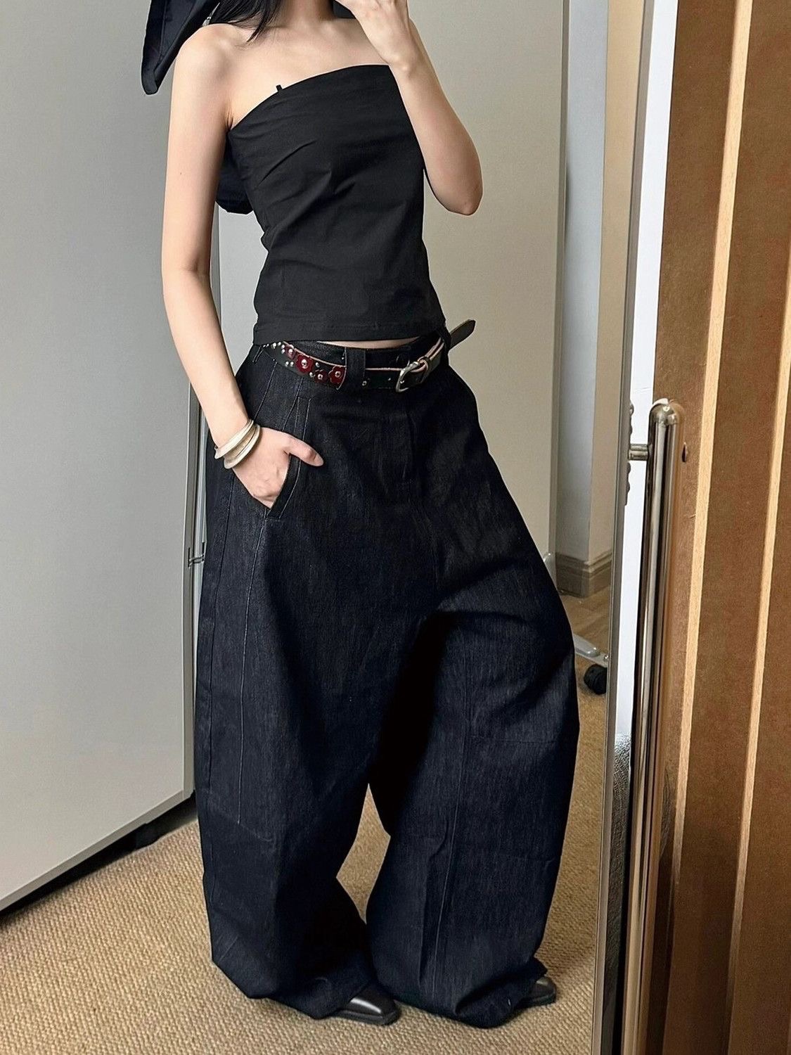 Clean fit 垂墜感寬牛仔褲