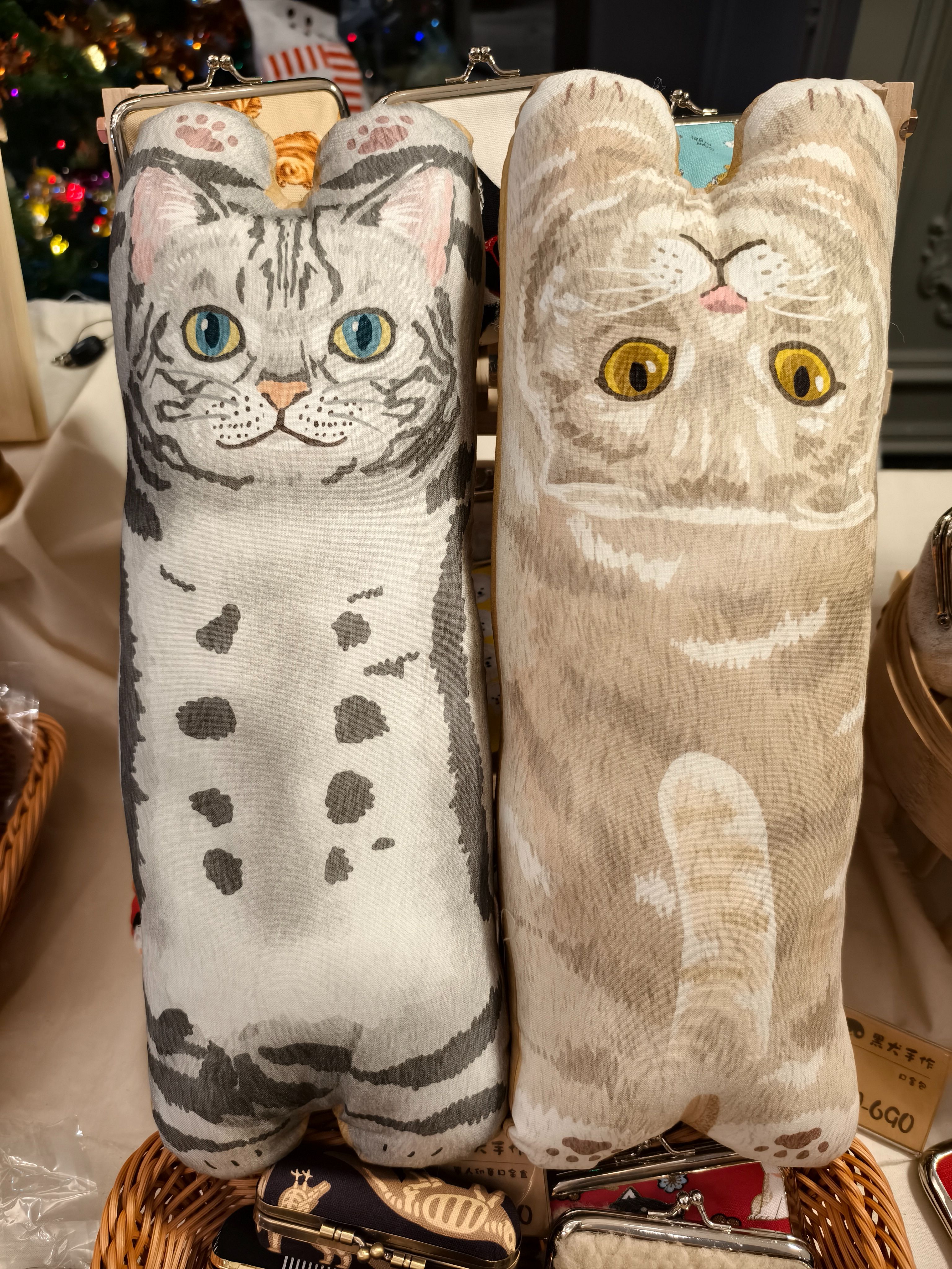 黑犬手作。貓咪趴睡枕