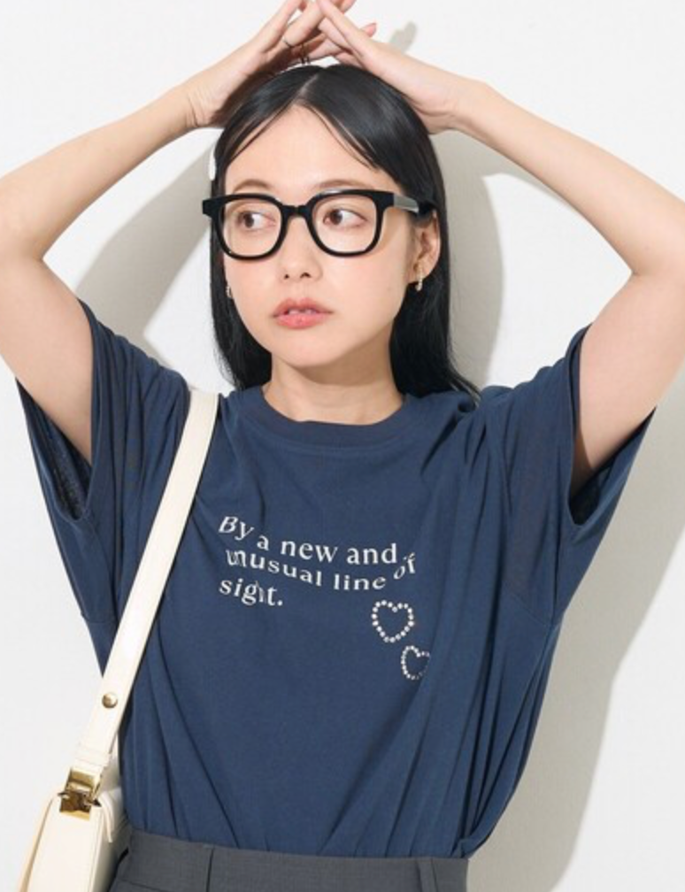 現貨！ FREAK’S STORE 愛心水鑽點綴Tee