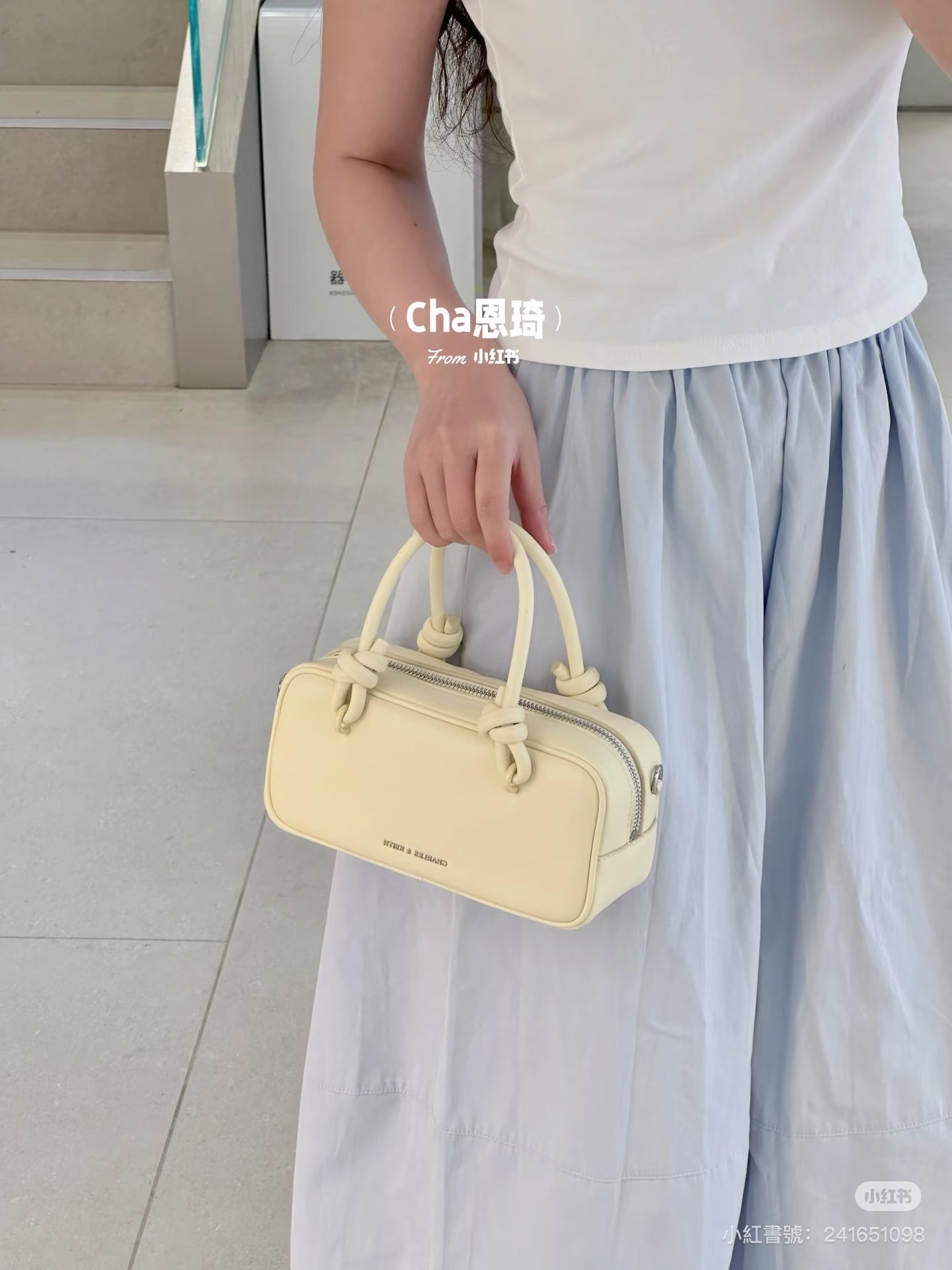 CHARLES ＆ KEITH 馬卡龍色系保齡球包