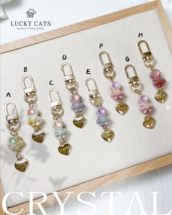 🔮Lucky Cats 多巴胺色太空人阿拉善礦石吊飾