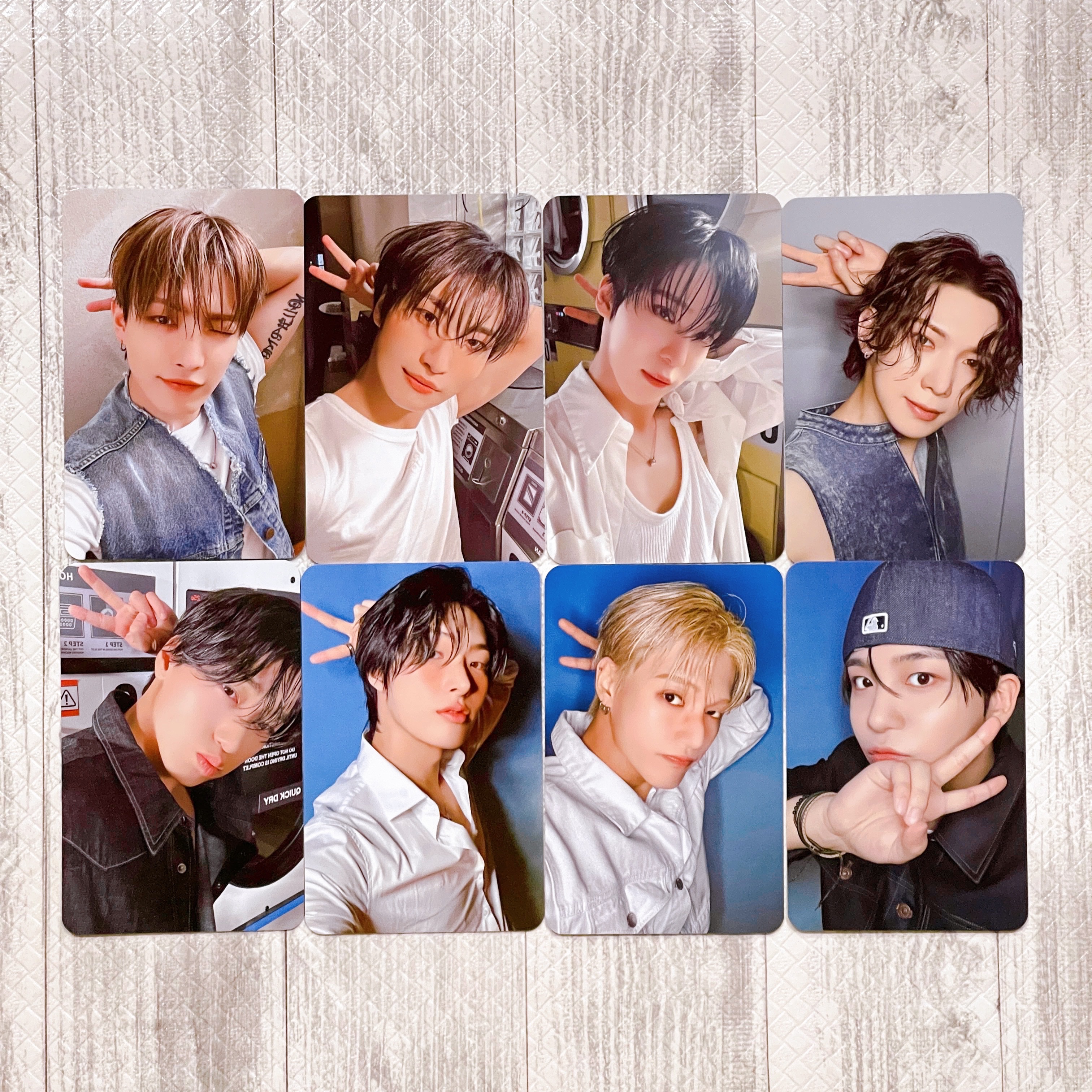 GOLDEN HOUR PART.3 SW（比耶）簽售區