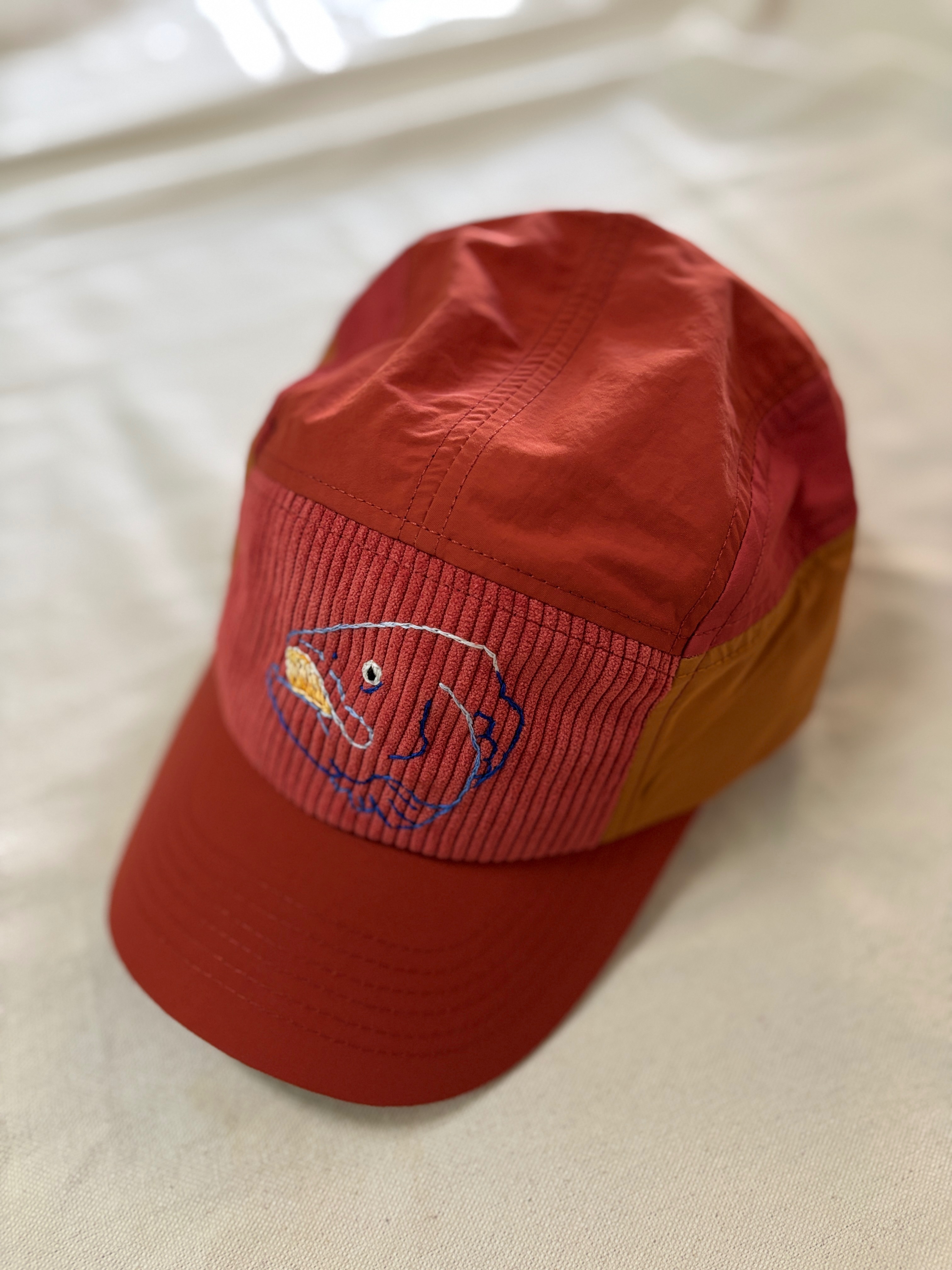 手縫魚頭帽（橘色款）