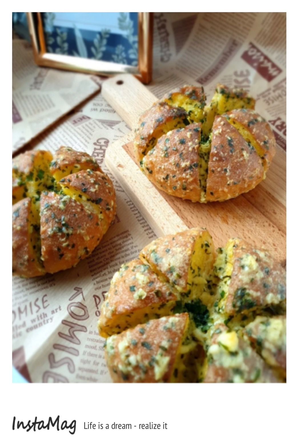 SaSa烘焙：爆漿蒜香乳酪包