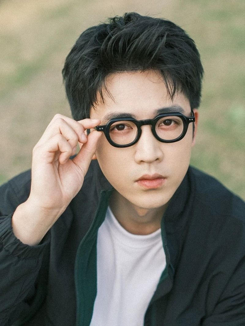 【現貨附盒贈小吊飾】日系風格復古小框厚板材文青時尚穿搭流行單品黑色膠框莎莎透明圓形框 平光光學眼鏡