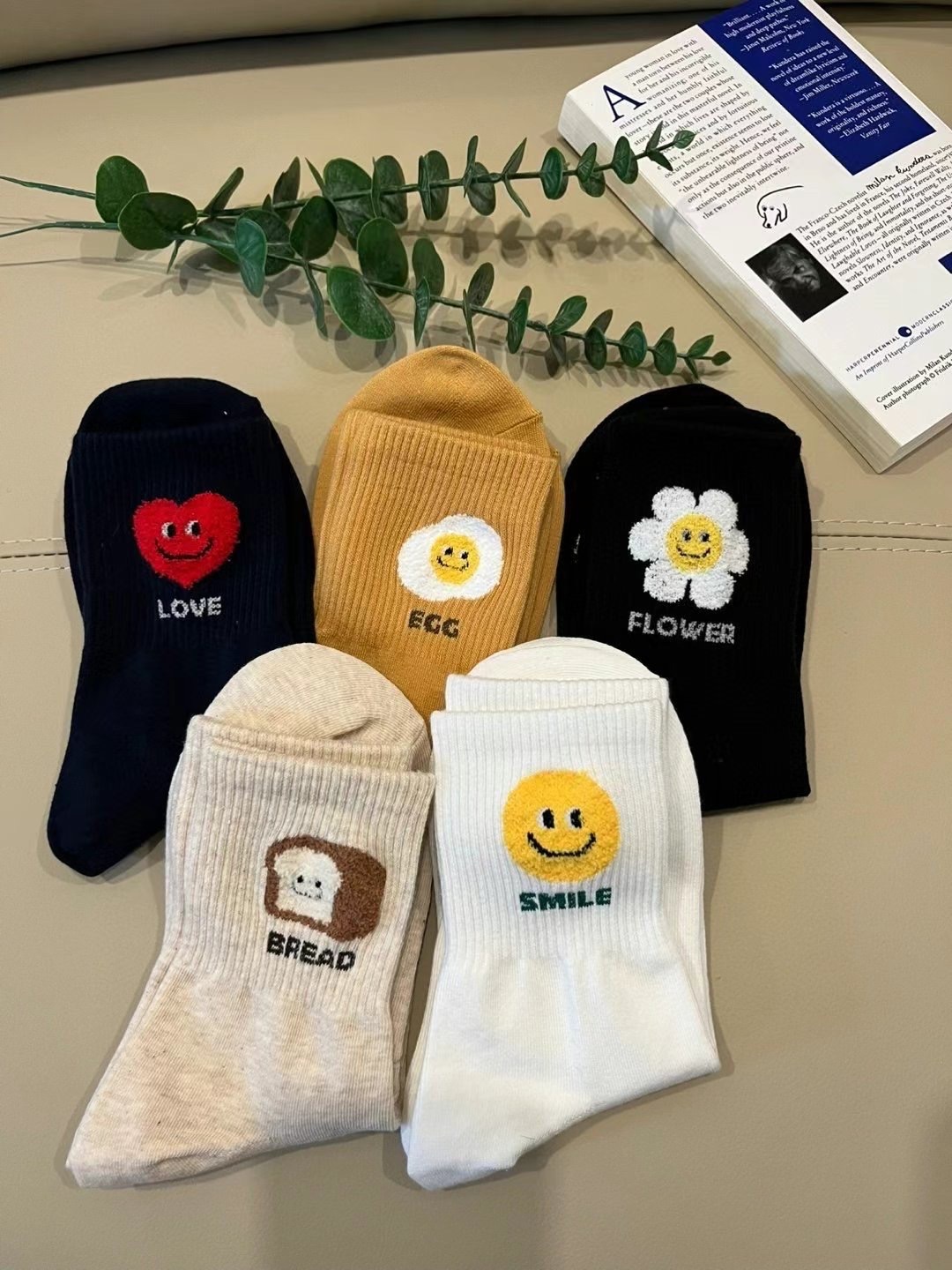 現貨ෆ韓國製🇰🇷立體刺繡收集微笑長襪