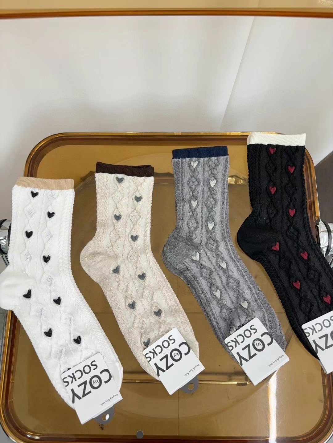 現貨售完不補ෆ🏷ʏᴜɴᴀ’s ·正韓代購🇰🇷韓國製❤️愛心撞色螺紋長襪