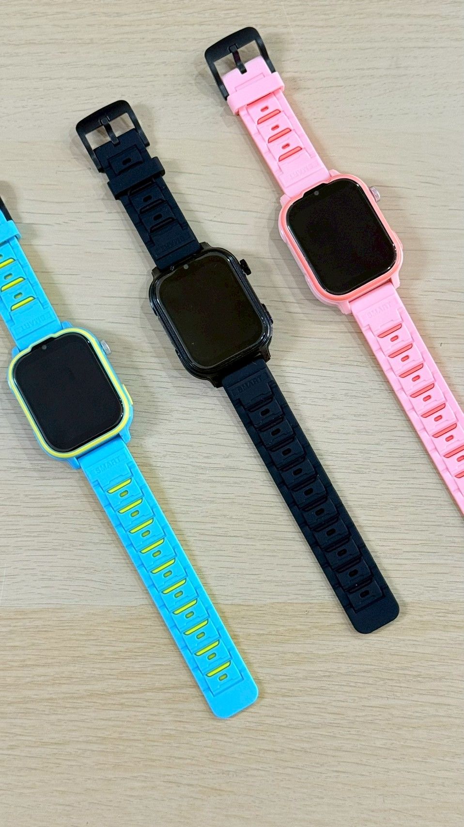 ＜預購＞闆娘實拍 兒童電話手錶 定位手錶 需插卡 網路至少1G 可通話 可視訊