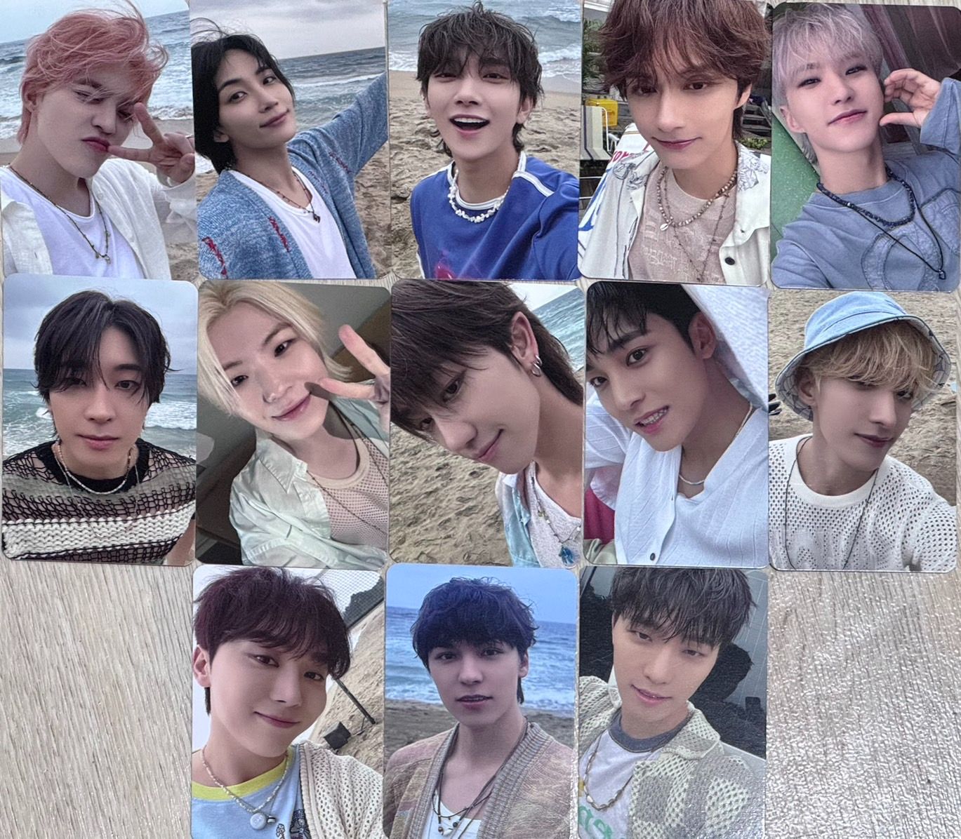 迷12 BDM/KNPOPS 特典卡（這張卡面 兩個平台 比例＆色彩 差比較多!!）