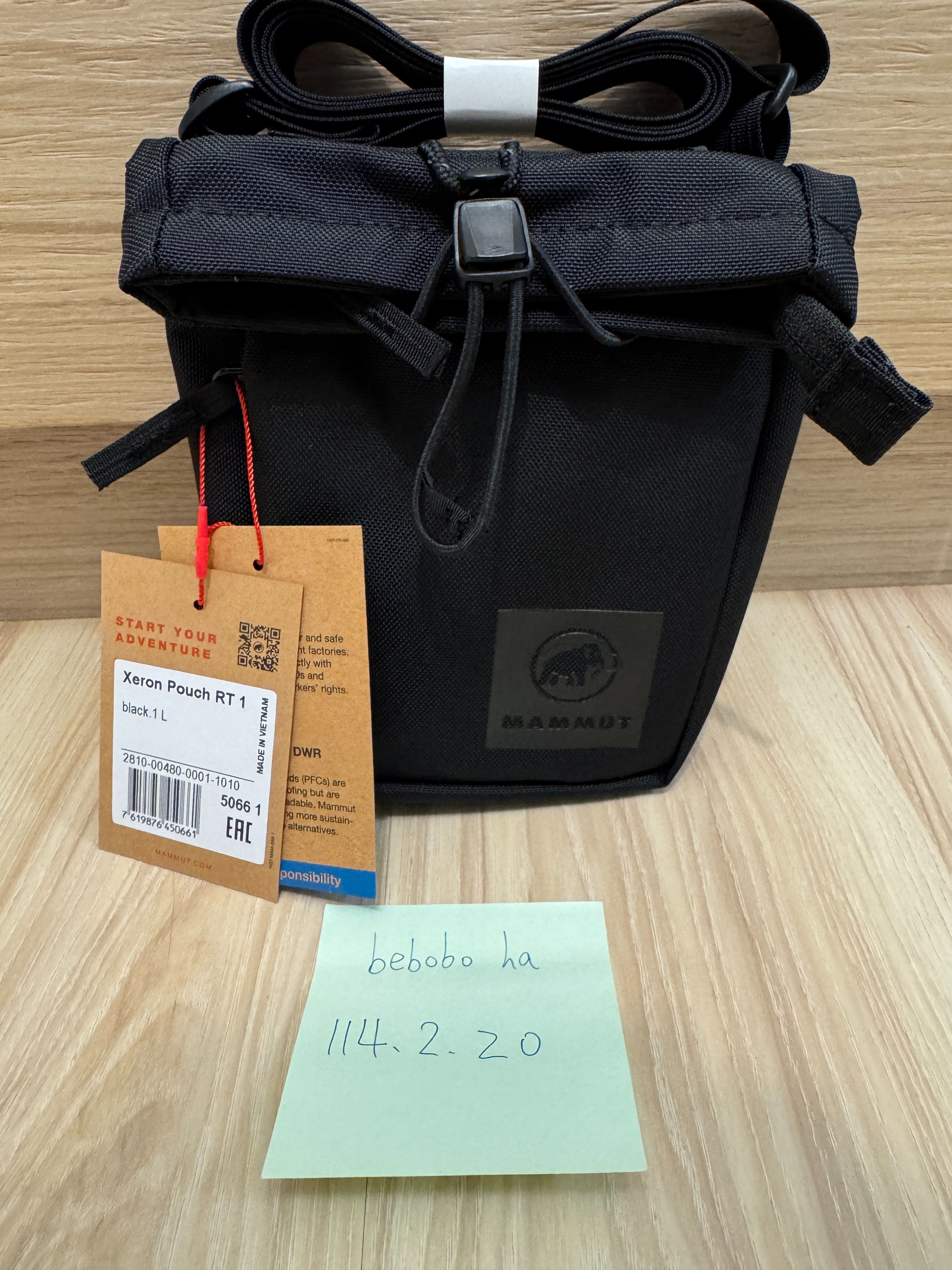 Mammut Xeron Pouch Rt 1L時尚捲邊斜背包 黑色