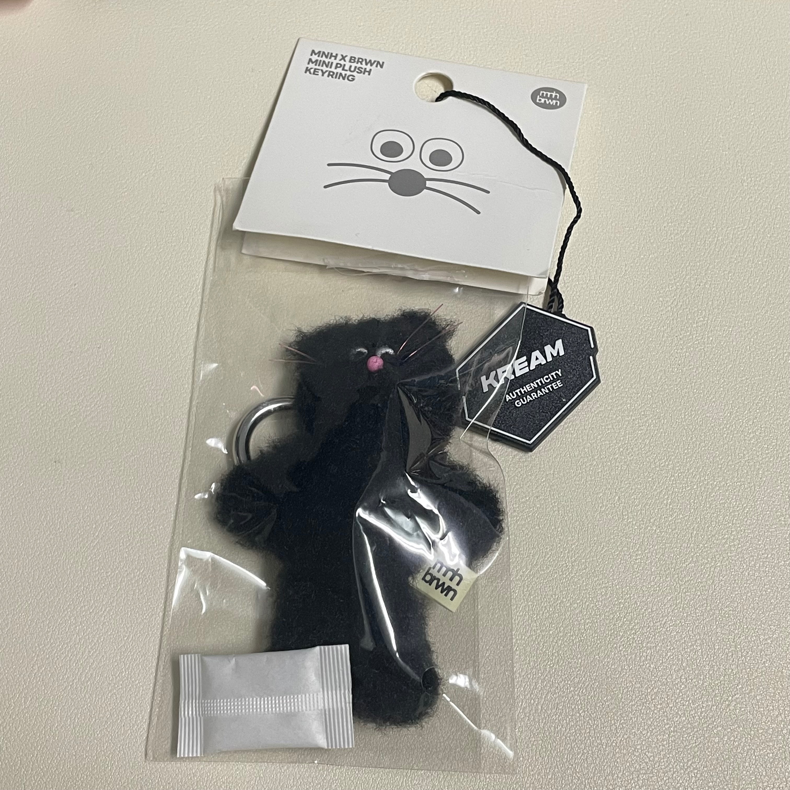 MONAMHEE 小黑貓🐈‍⬛ 吊飾（非志龍聯名款）