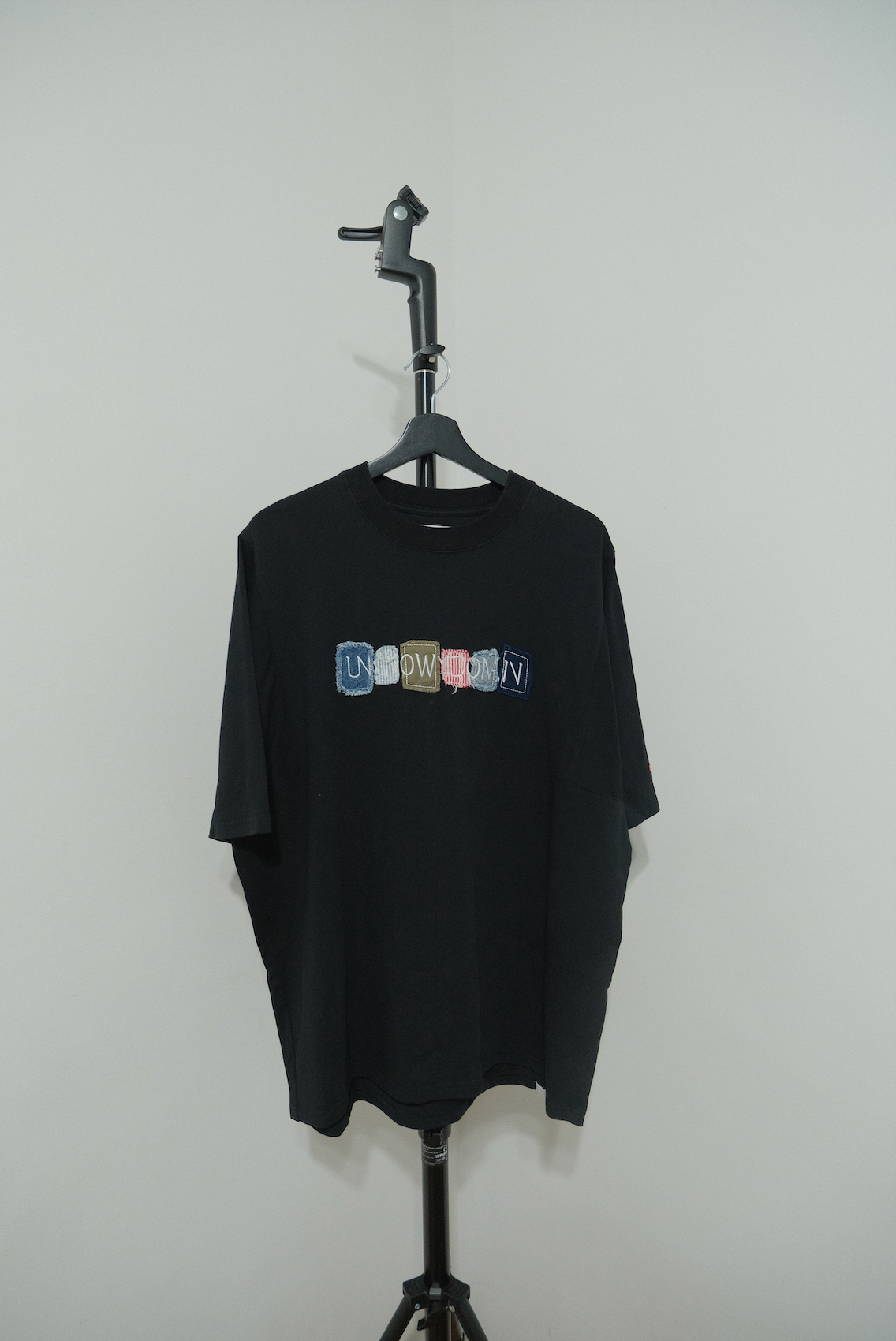#3 UNKNOWN DOMAIN 刺繡拼接短袖T L號