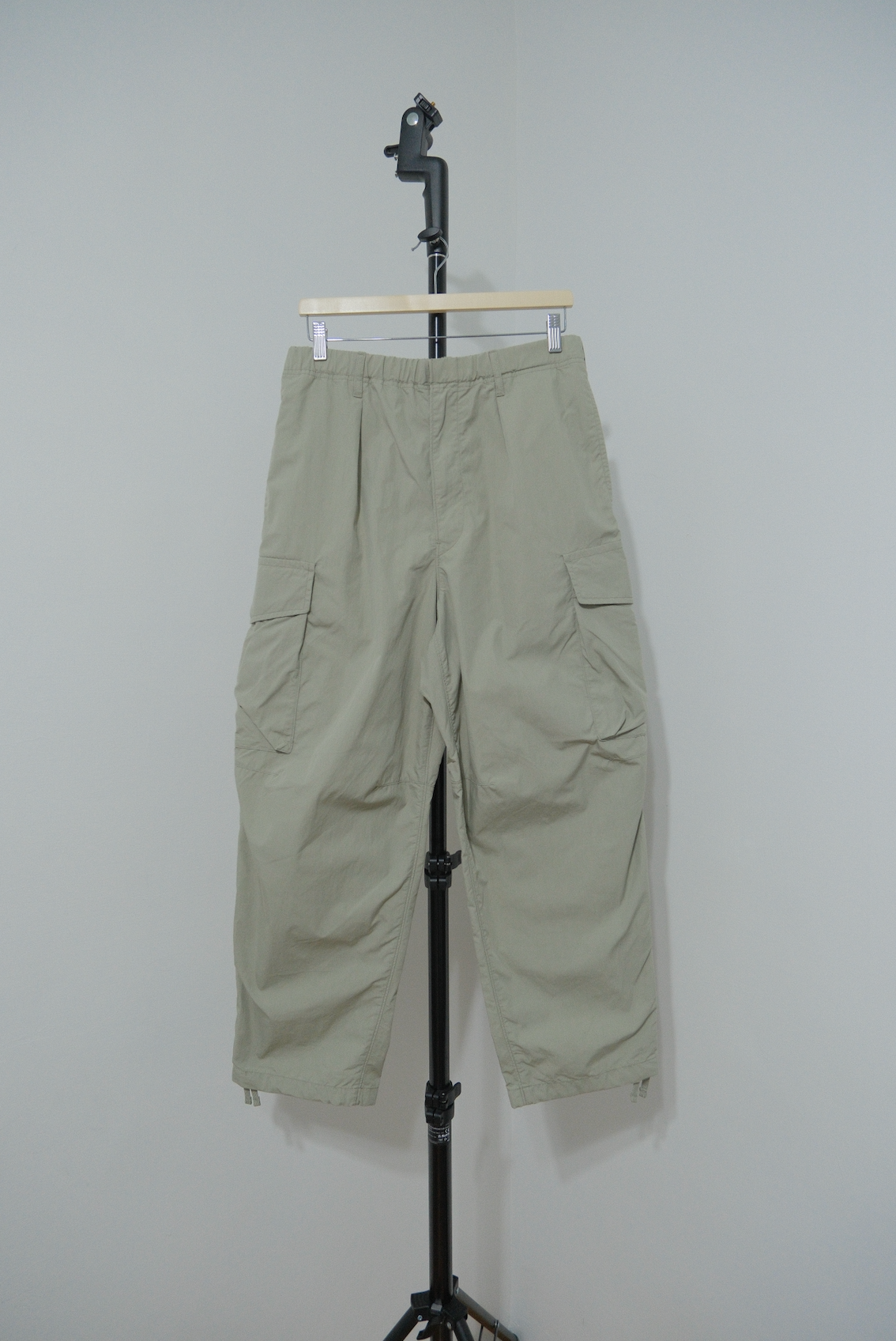 #62 UNIQLO U系列 寬版降落傘褲 M號